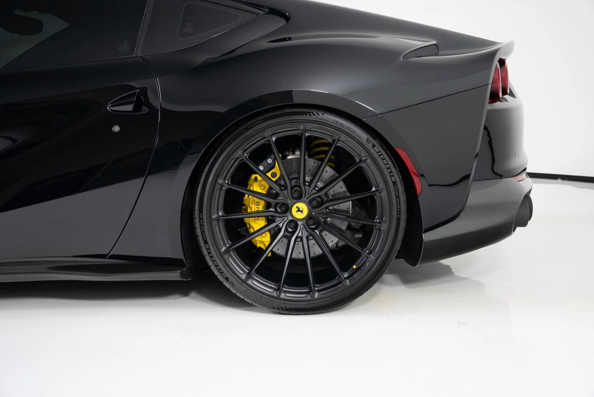 mph009_2191871653_Used_2019_Ferrari_812_Superfast_1719262591_39b43e840b