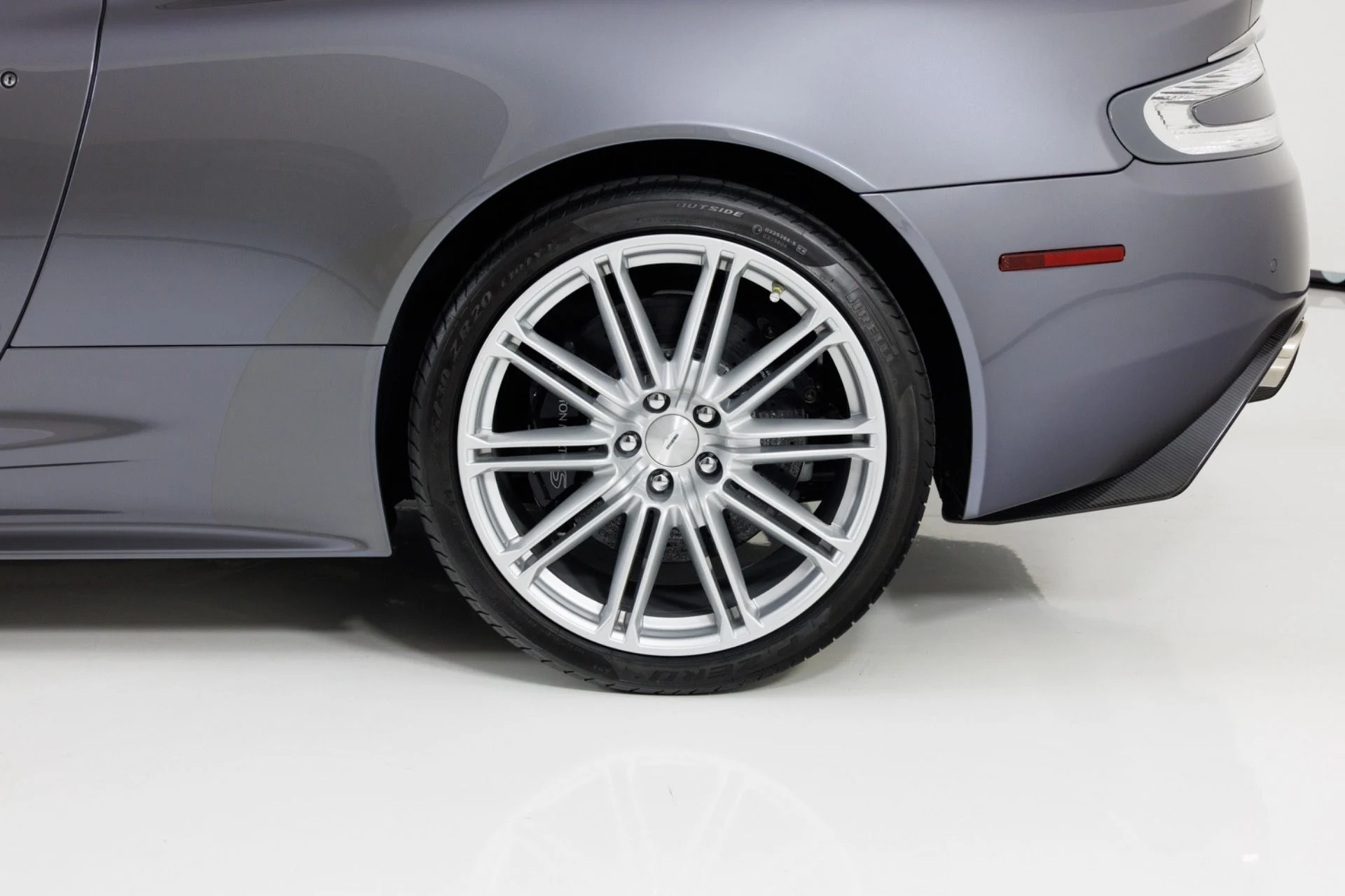 mph009_2205208965_Used_2010_Aston_Martin_DBS_1792190090_d1ca96b02a
