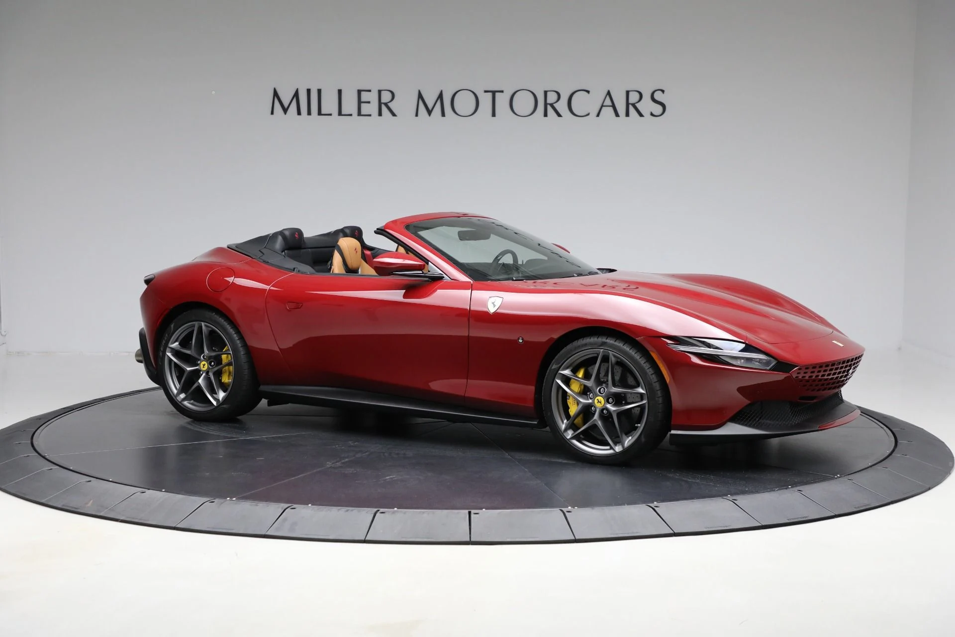 mph009_2210473927_Used_2024_Ferrari_Roma_Spider_386bf98d9e