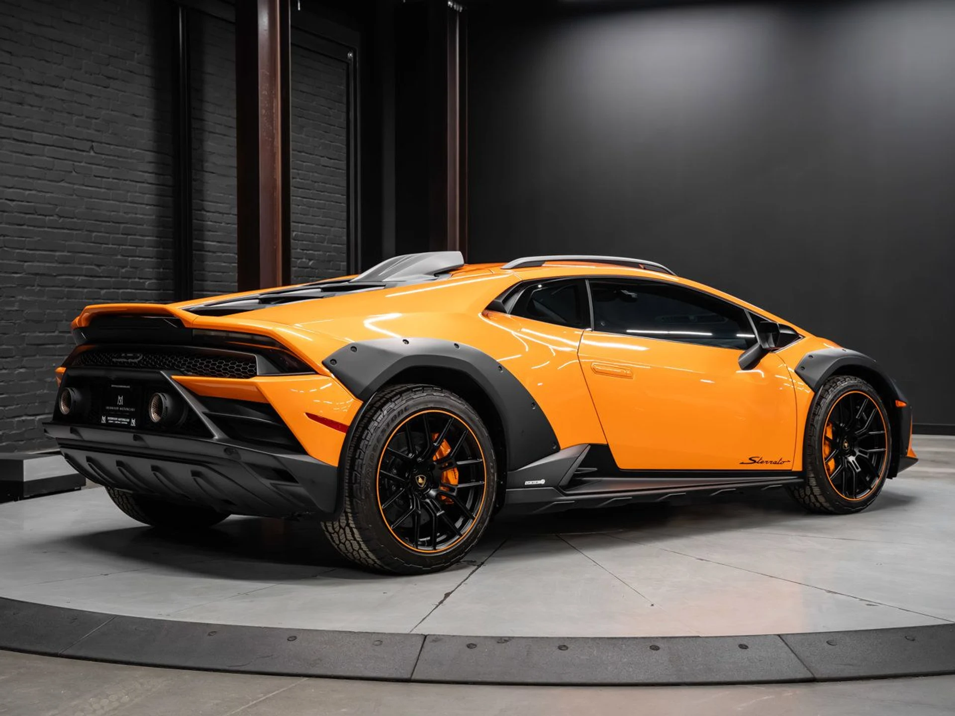 mph009_221095078_lamborghini_huracan_2023_744fb4545b