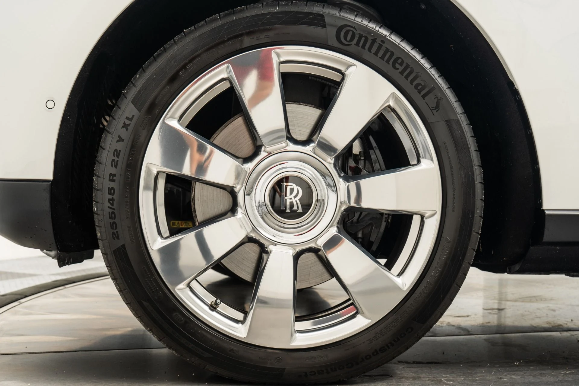 mph009_2213725638_Used_2020_Rolls_Royce_Cullinan_1759852879_560320eb58