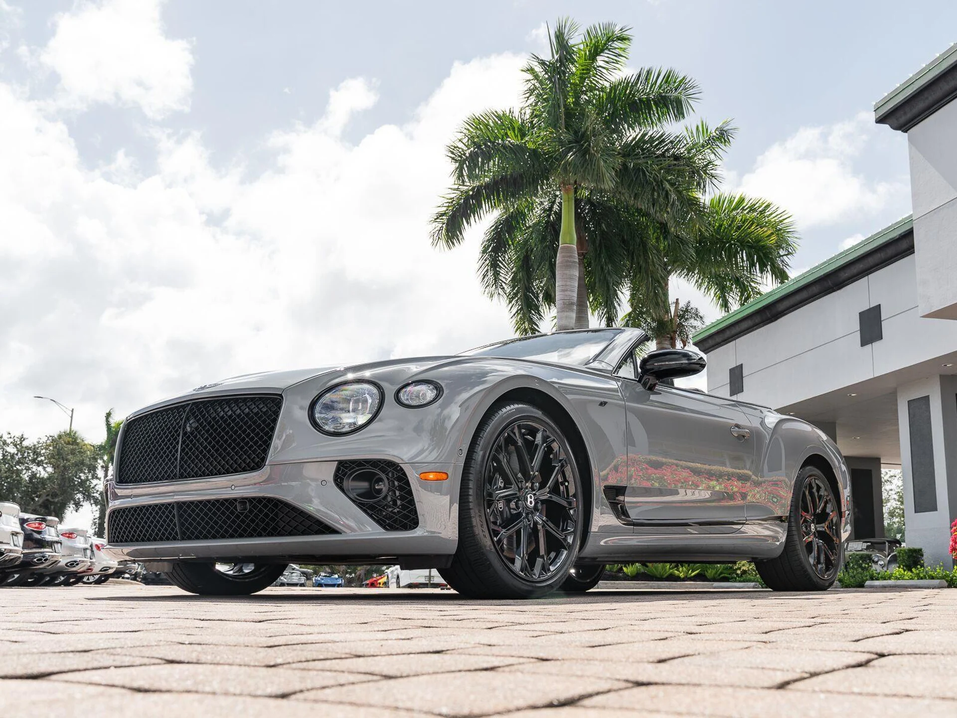 mph009_222163686_Used_2023_Bentley_Continental_GTC_S_V8_1793214116_0ec84f5075