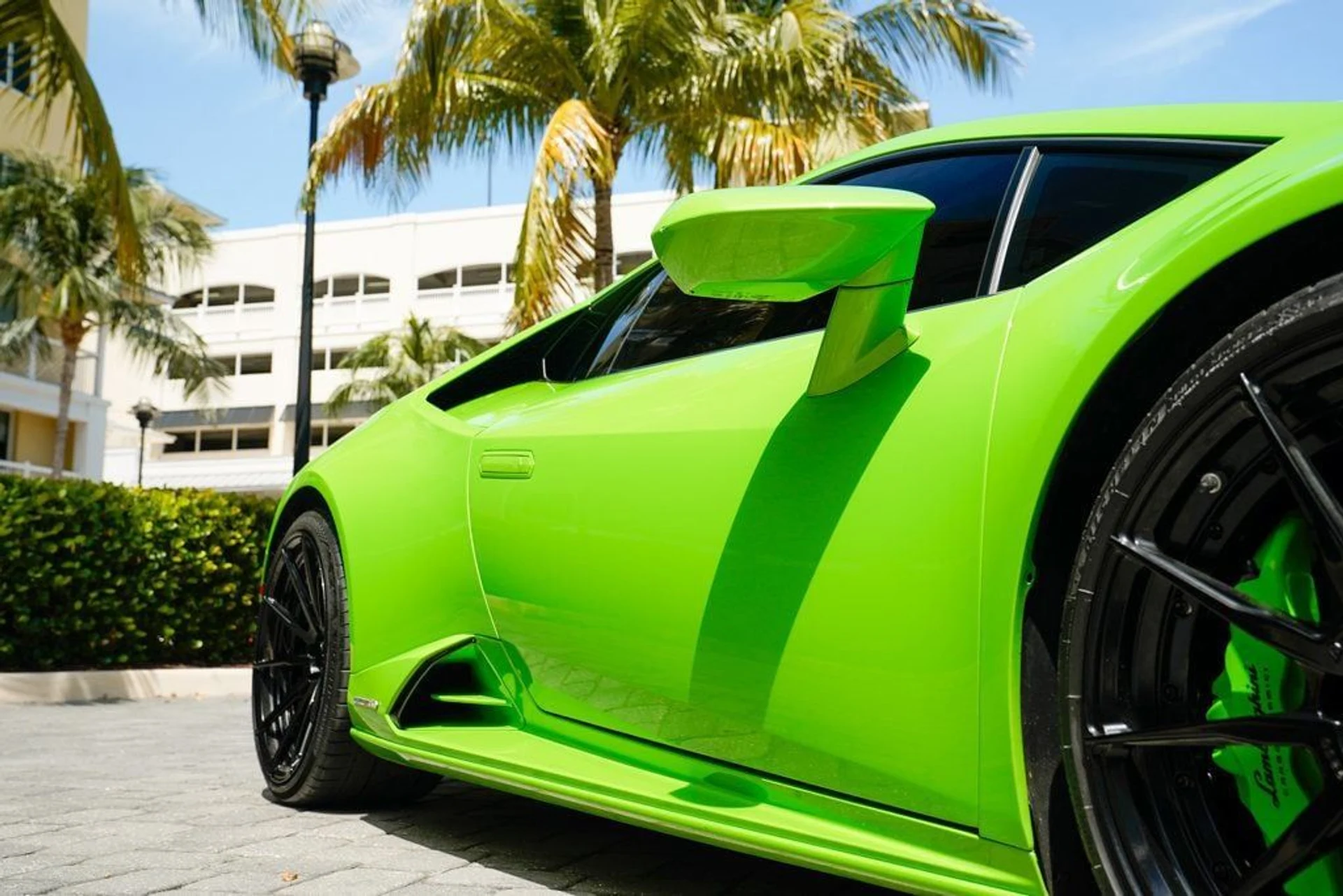mph009_2223965090_used_2020_lamborghini_huracan_evo_coupeawd_14354_22890839_10_1024_76731bffd9