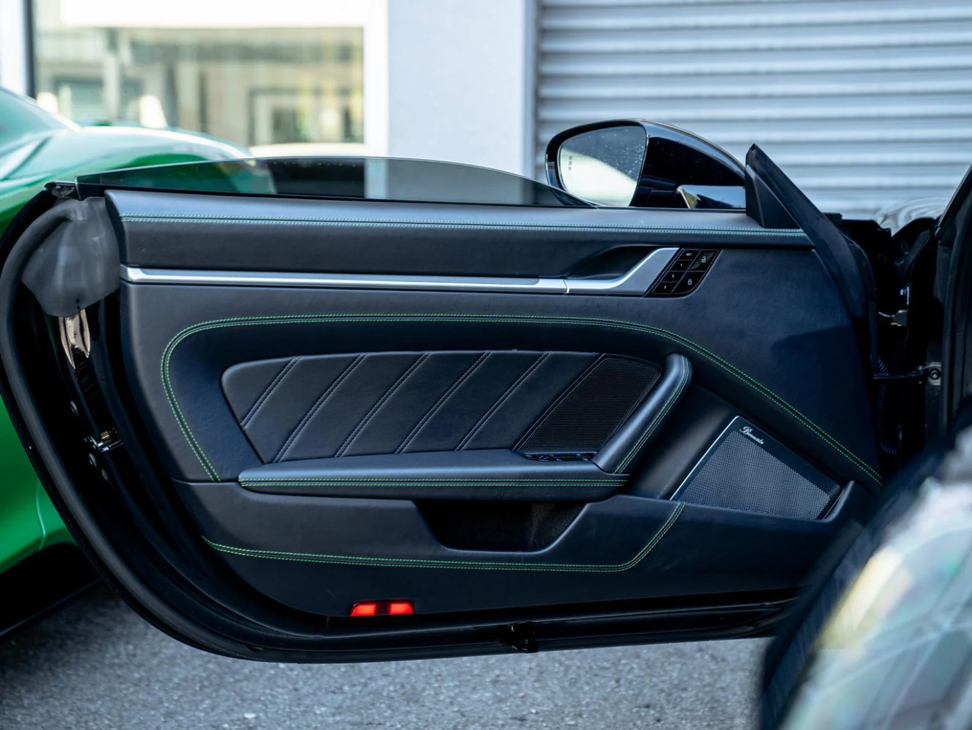 mph009_2236841607_Used_2021_Porsche_911_Turbo_S_1769250101_d6375f7a97