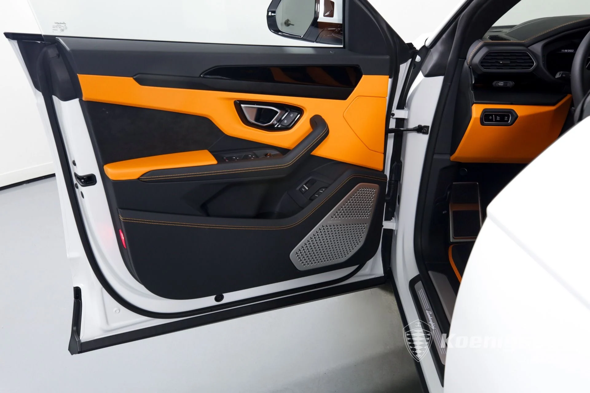 mph009_2242167353_Used_2022_LAMBORGHINI_URUS_1671576390_87fdd4efb0