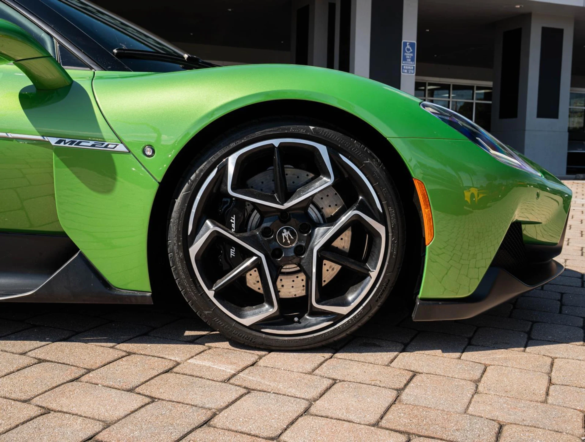 mph009_2251763123_Used_2023_Maserati_MC_20_Cielo_1769250109_54680fd7b5