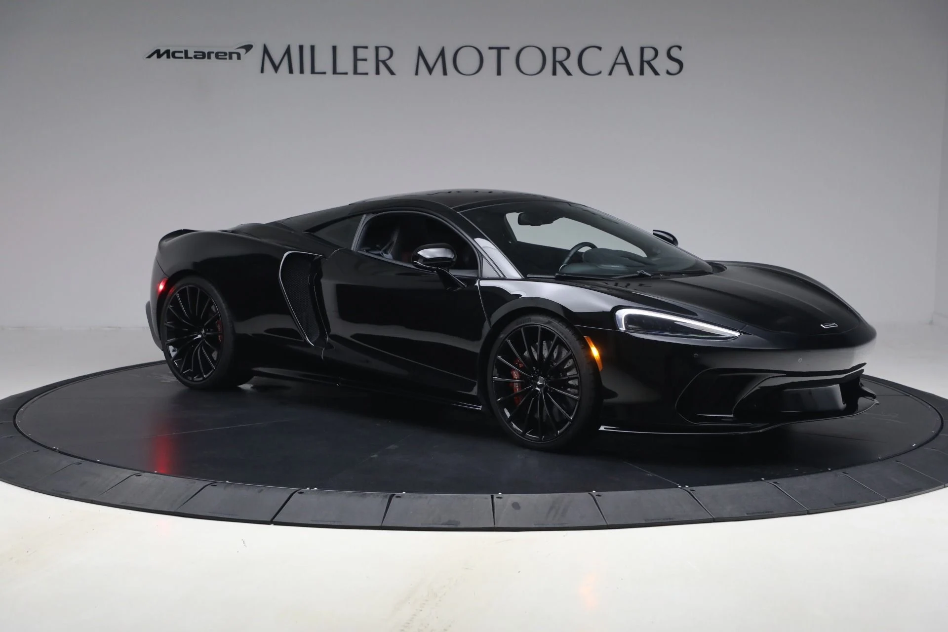 mph009_2254595052_Used_2023_Mc_Laren_GT_Pioneer_10c658360e