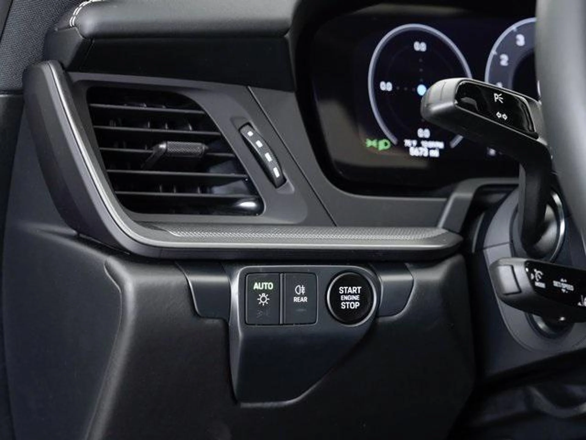 mph009_2255670543_pbee_N_Canz_EN_8_PI_Dl_ST_0_Fa_Fz_Ks_Cg_cdd79d6306