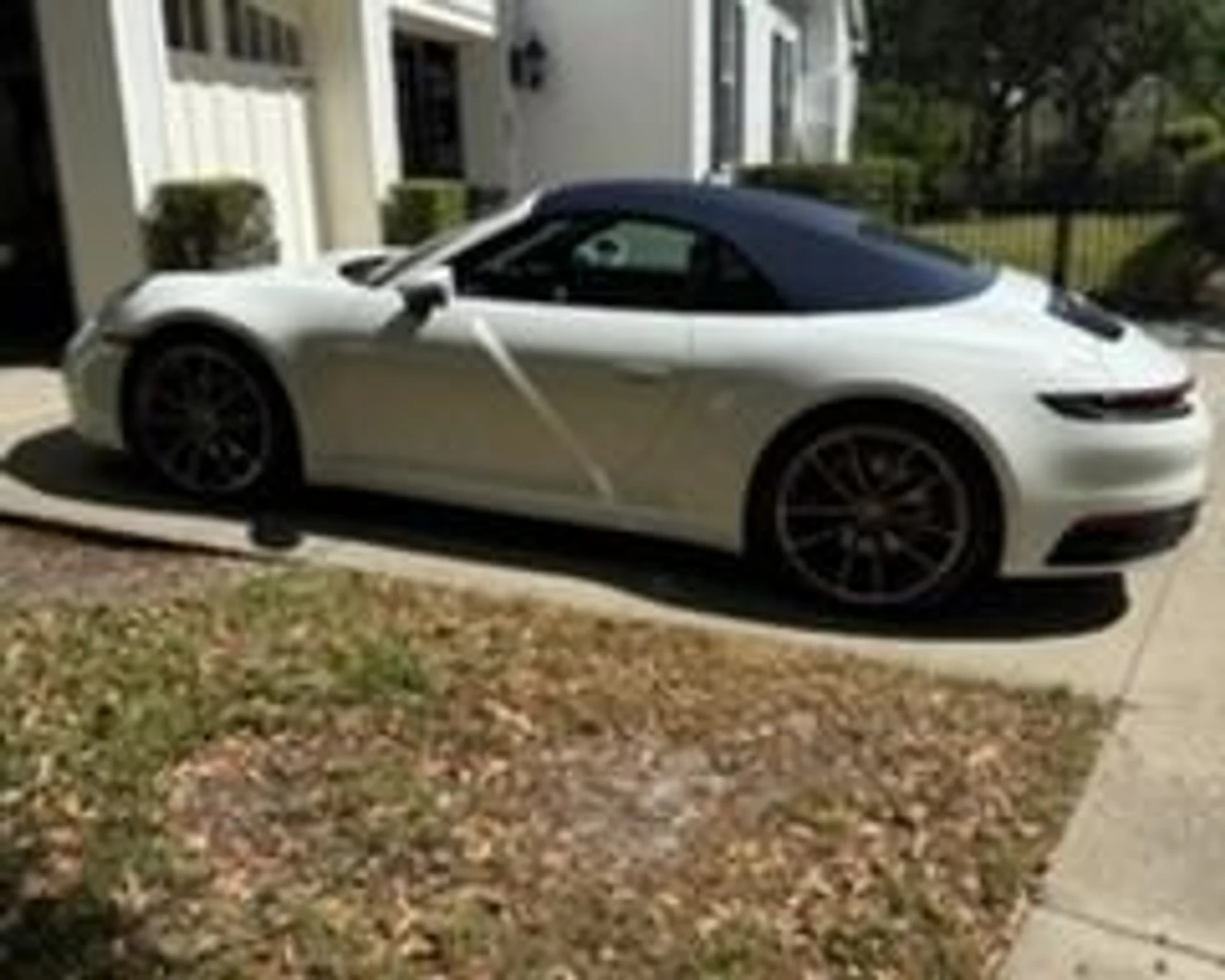 mph009_2255757302_Used_2022_Porsche_911_Carrera_1767118242_9354d5d7f8