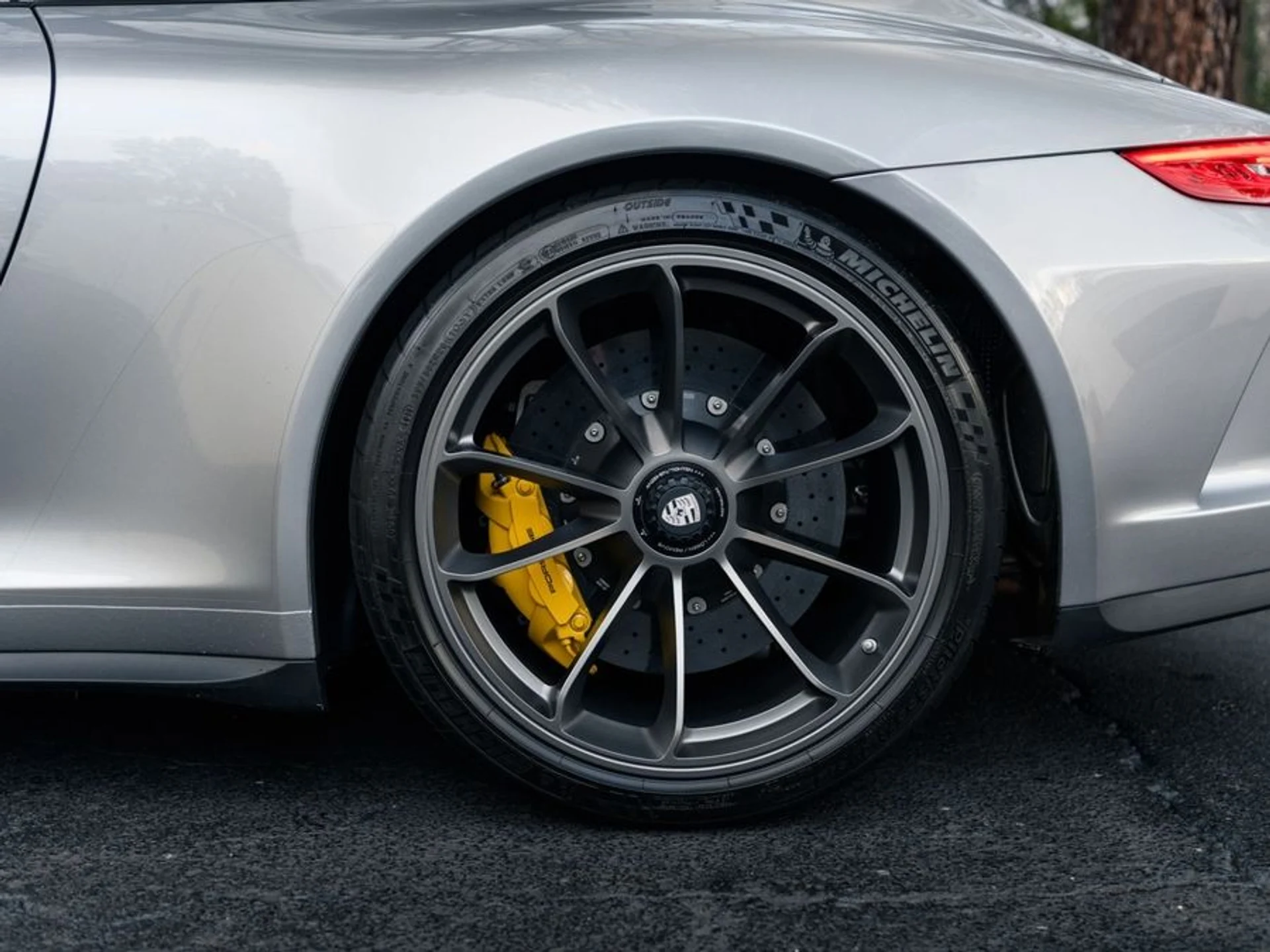 mph009_2261982542_e3c9d7f4_d824_409a_8980_0f97f6d466a1_254f79822f