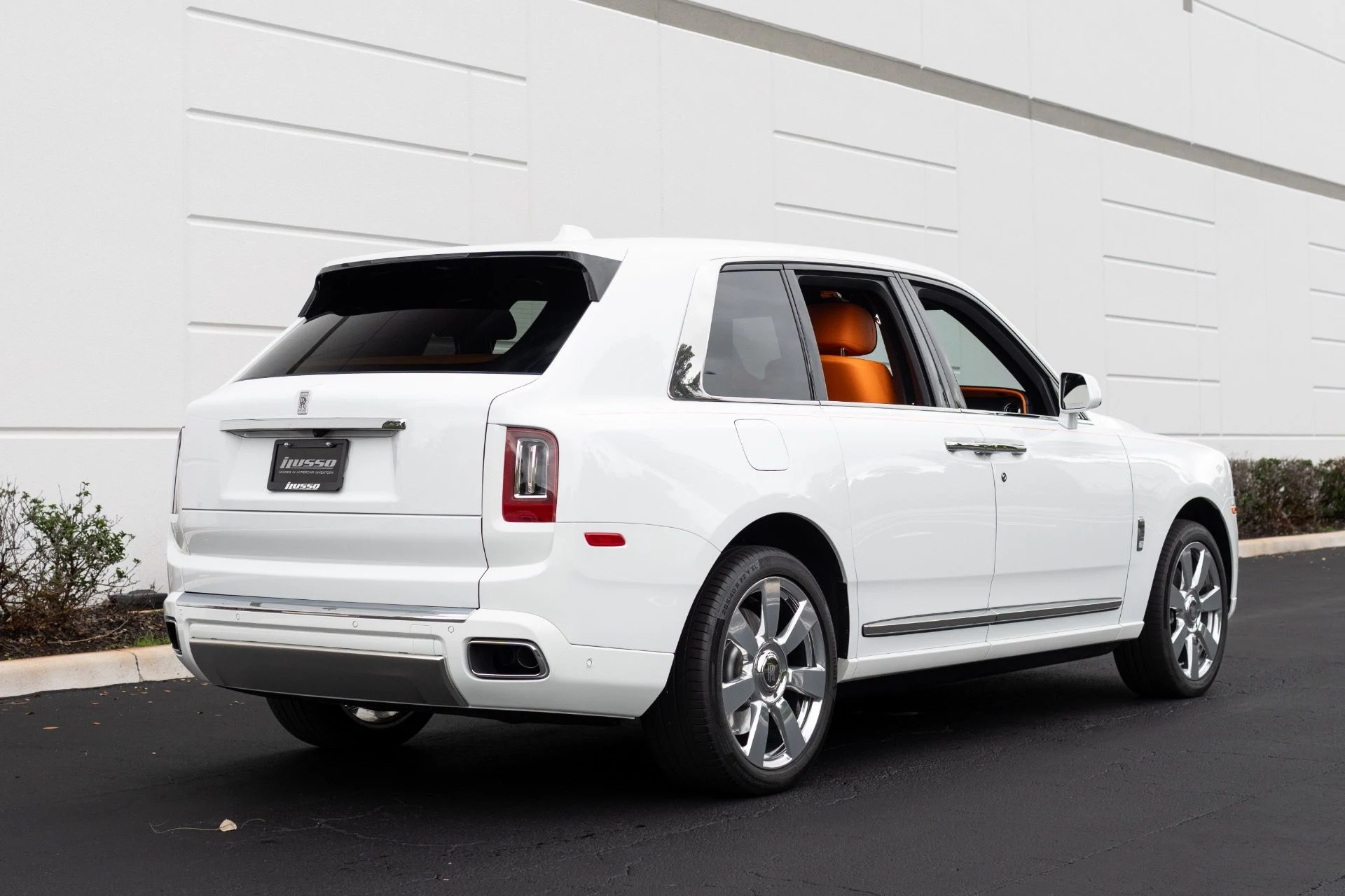 mph009_2261993239_Used_2023_Rolls_Royce_Cullinan_1766776442_0d79553fb7