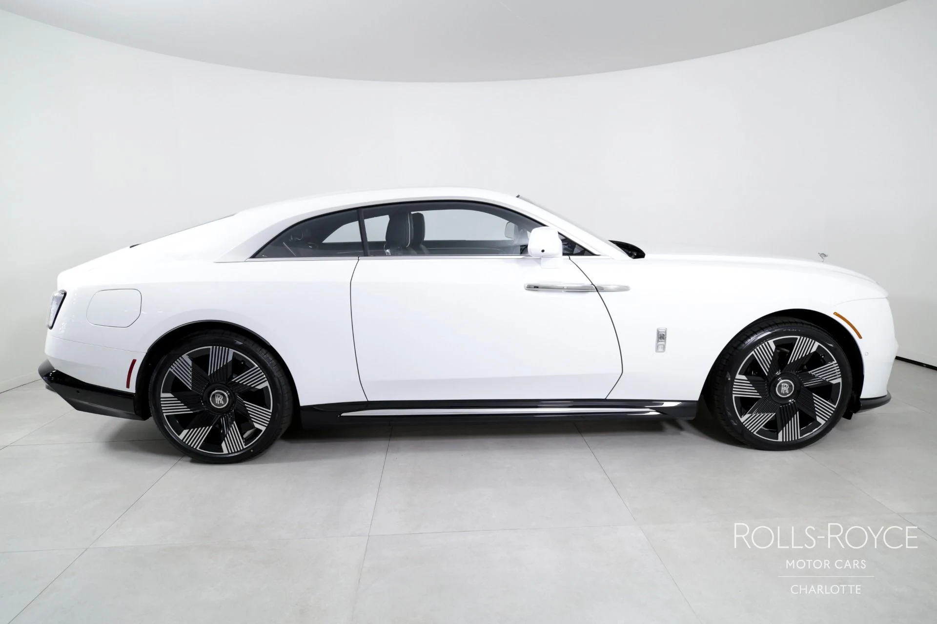 mph009_226279951_Used_2024_Rolls_Royce_Spectre_1709308315_d787c13ba0