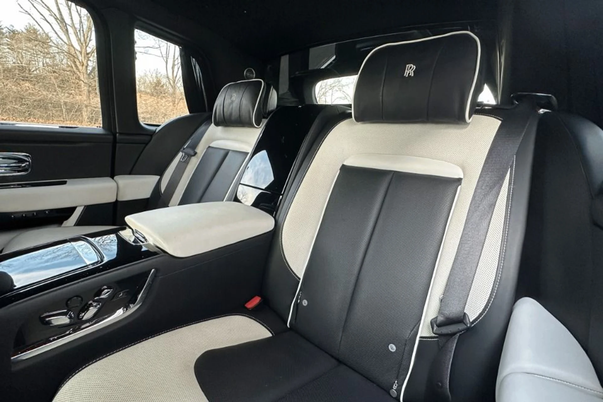 mph009_2268929355_Used_2021_Rolls_Royce_Cullinan_1768907327_b60dc30a1c