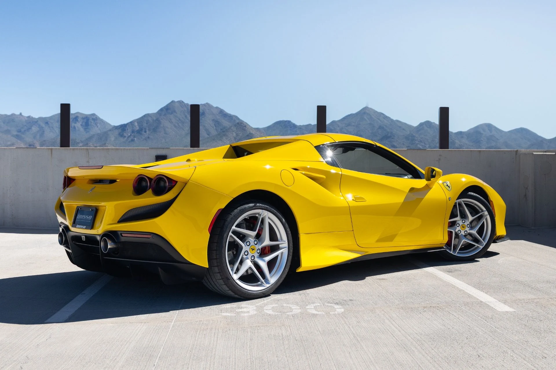 mph009_2278296114_Used_2022_Ferrari_F8_Spider_1790977695_abf609373e