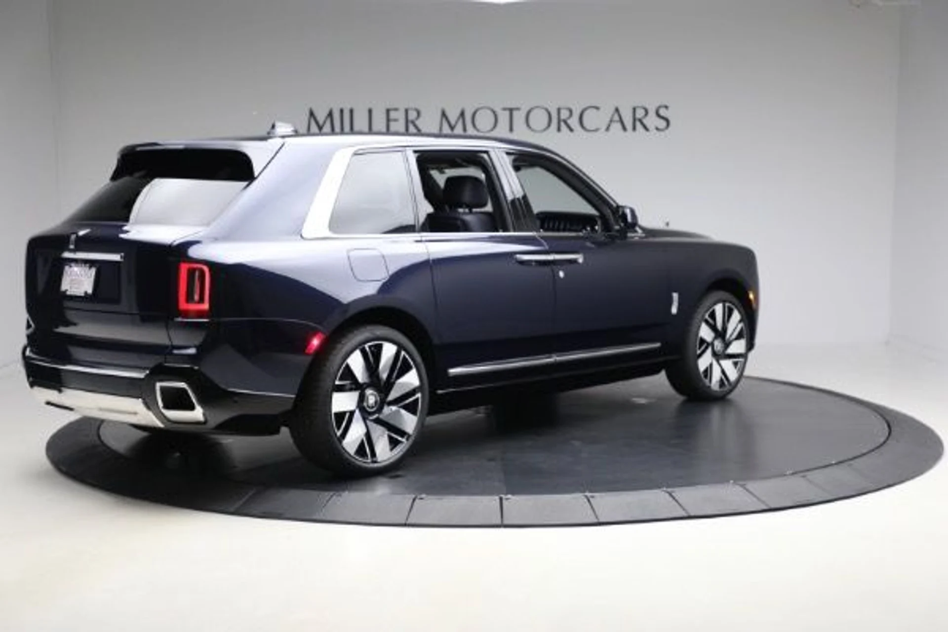 mph009_2280658704_Used_2026_Rolls_Royce_Cullinan_c739144975