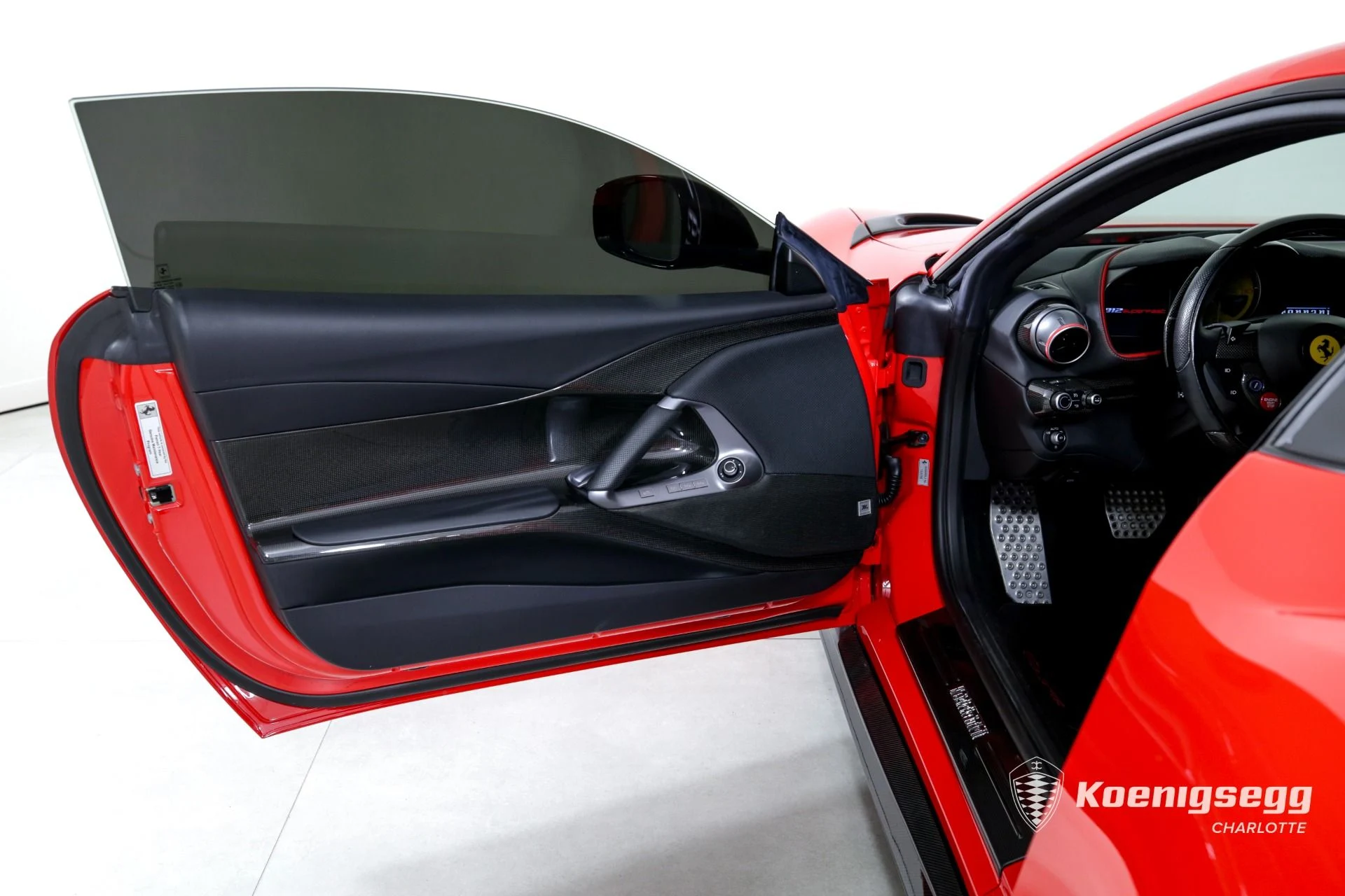 mph009_22832653_Used_2018_Ferrari_812_Superfast_1711034362_56e7353708