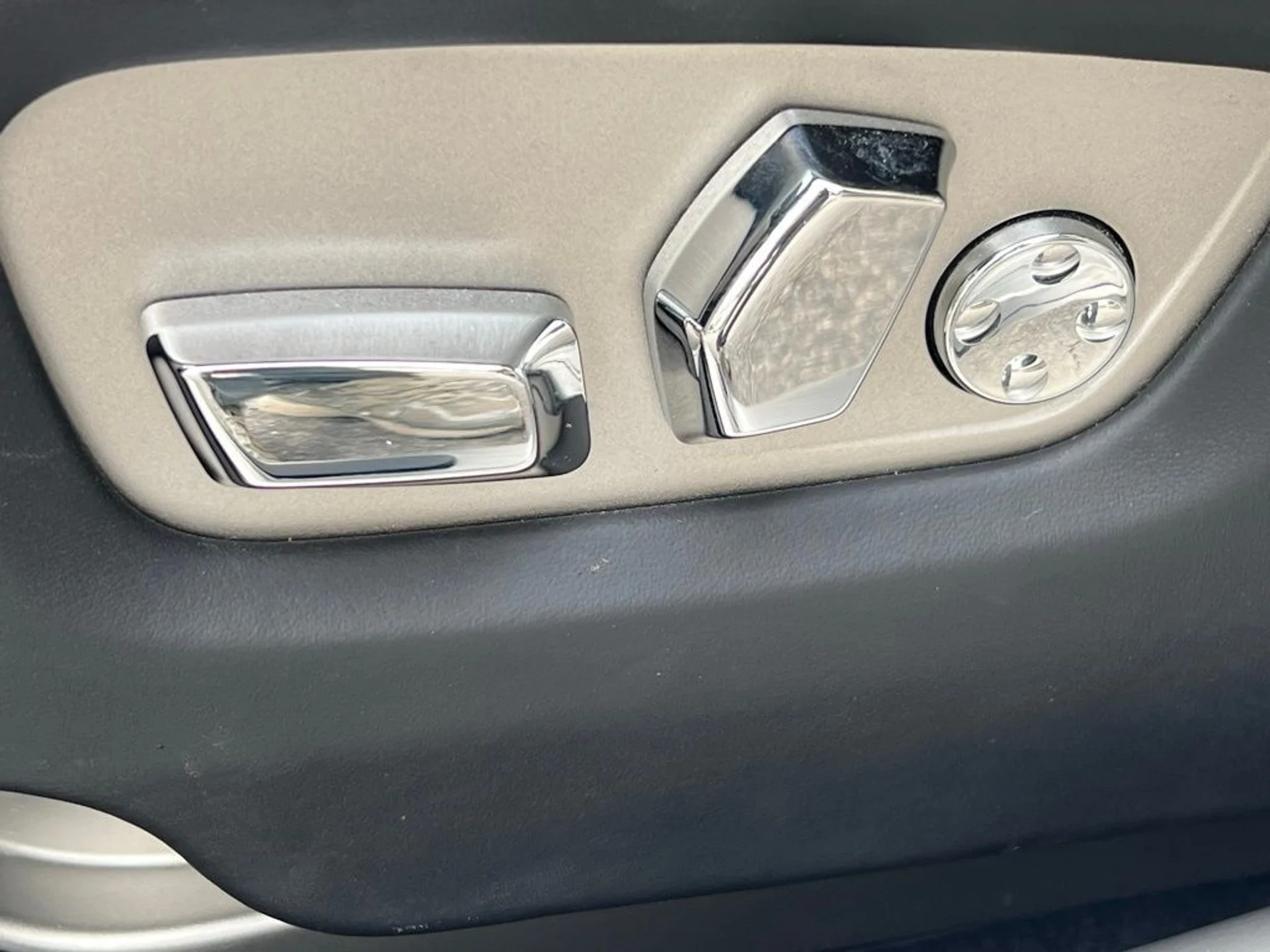 mph009_2285542966_4866a50655a153beb02eb9a9c2287b18x_15524b5485