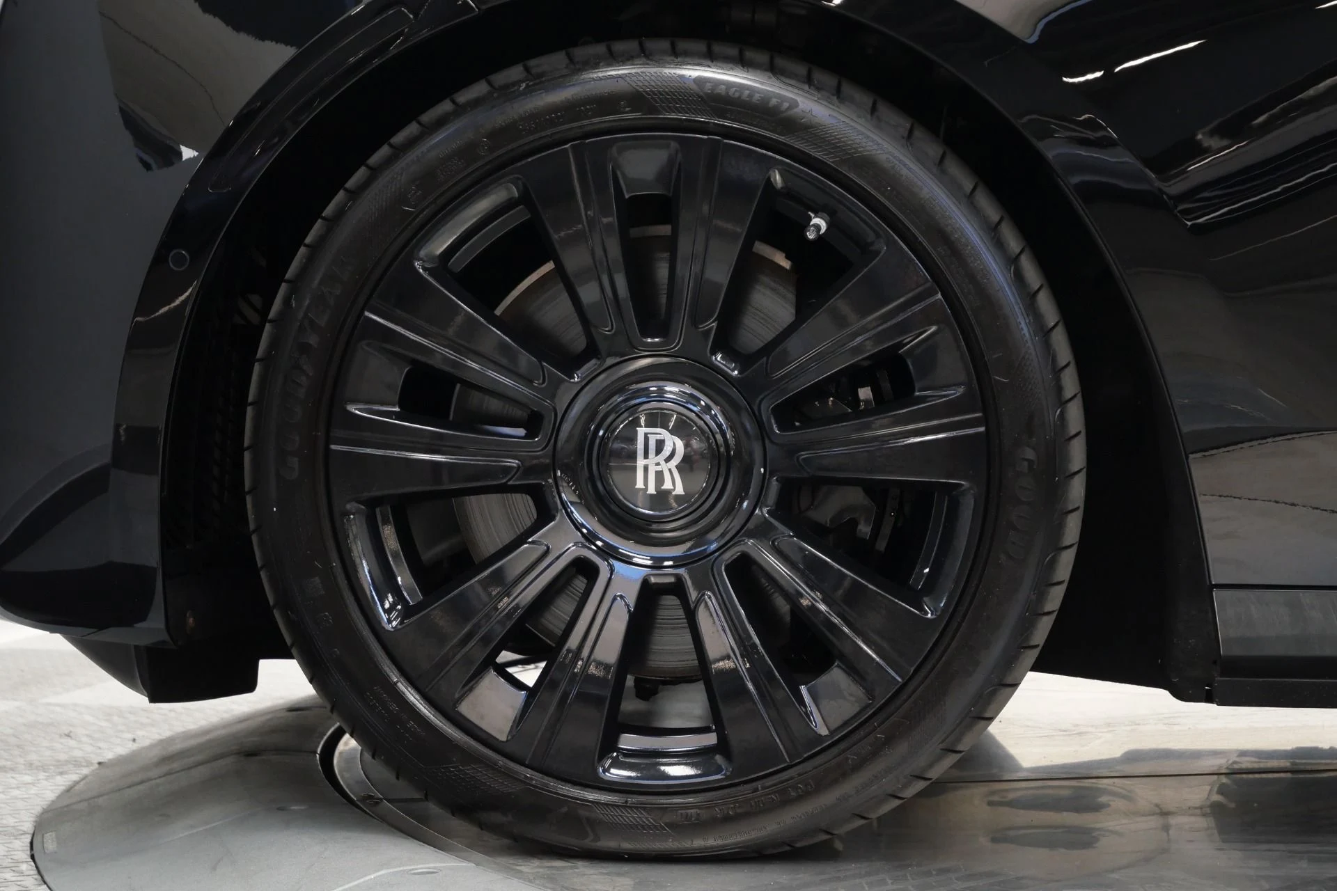 mph009_2292993081_Used_2022_Rolls_Royce_Ghost_1773938186_0833e3d431