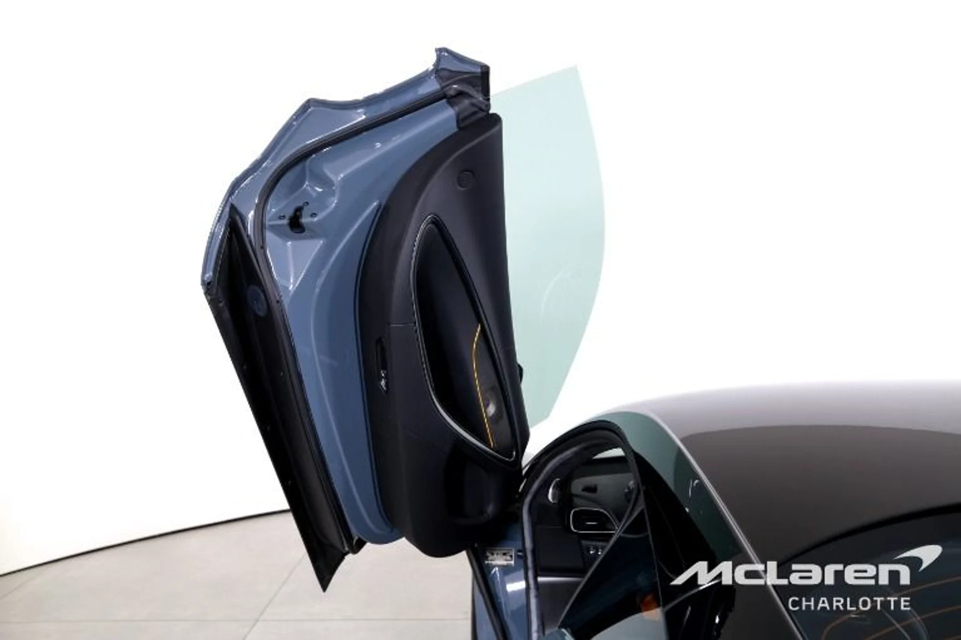 mph009_2299791597_Used_2023_Mc_Laren_Artura_7103de8ad6
