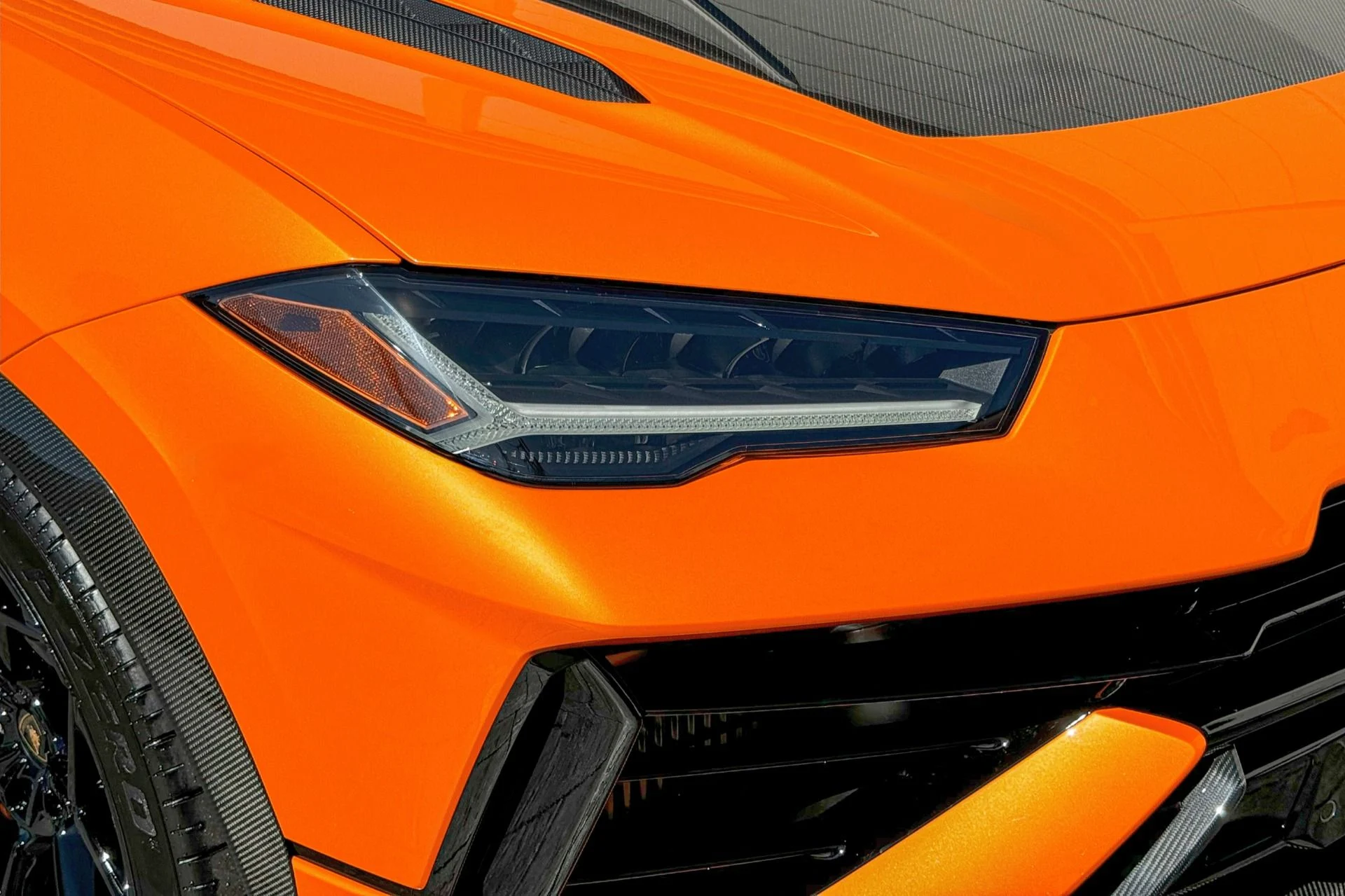 mph009_2301588630_Used_2024_Lamborghini_Urus_Performante_1741676179_fc93a34c09