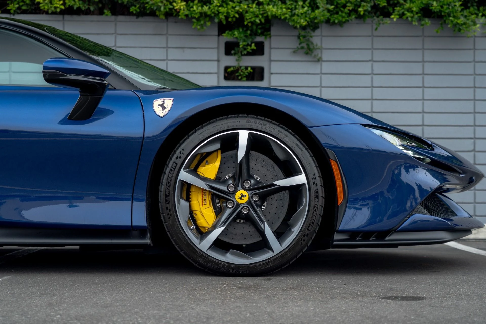 mph009_2305649379_Used_2023_Ferrari_SF_90_Stradale_1759957430_458b98b630