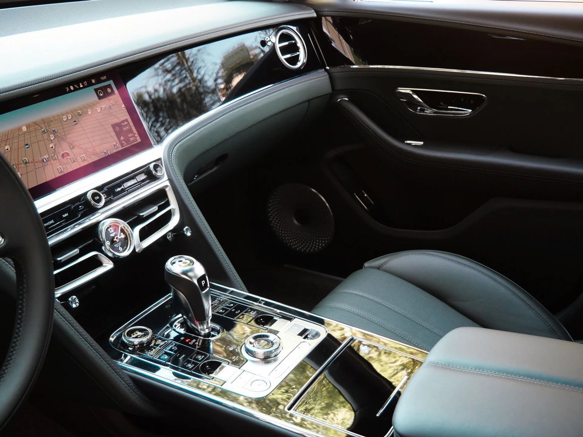 mph009_2322881683_9fc756b9e53299743242f56da45b52a1x_945ee128ee