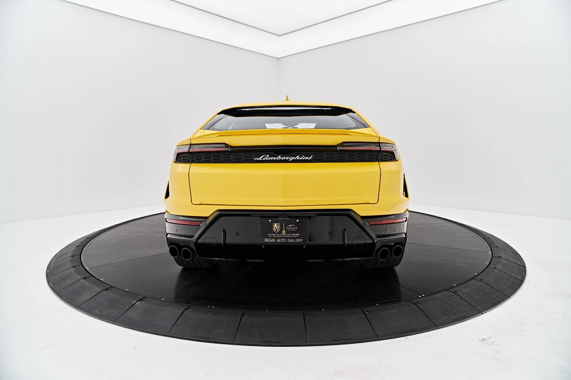 mph009_2325677892_Used_2025_Lamborghini_Urus_SE_1788049836_d36f0520e4