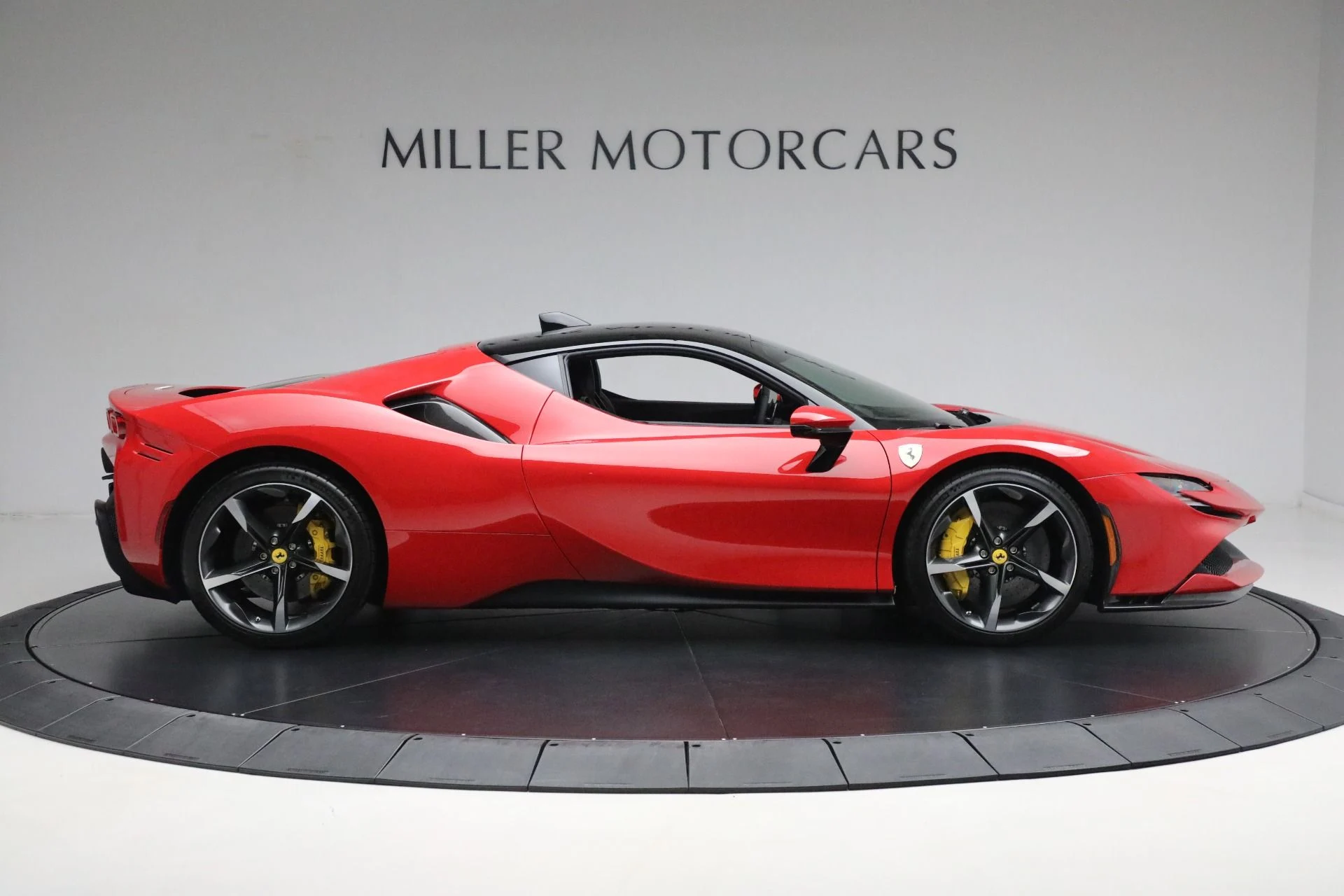 mph009_2329711850_Used_2023_Ferrari_SF_90_Stradale_1c01fa13e8