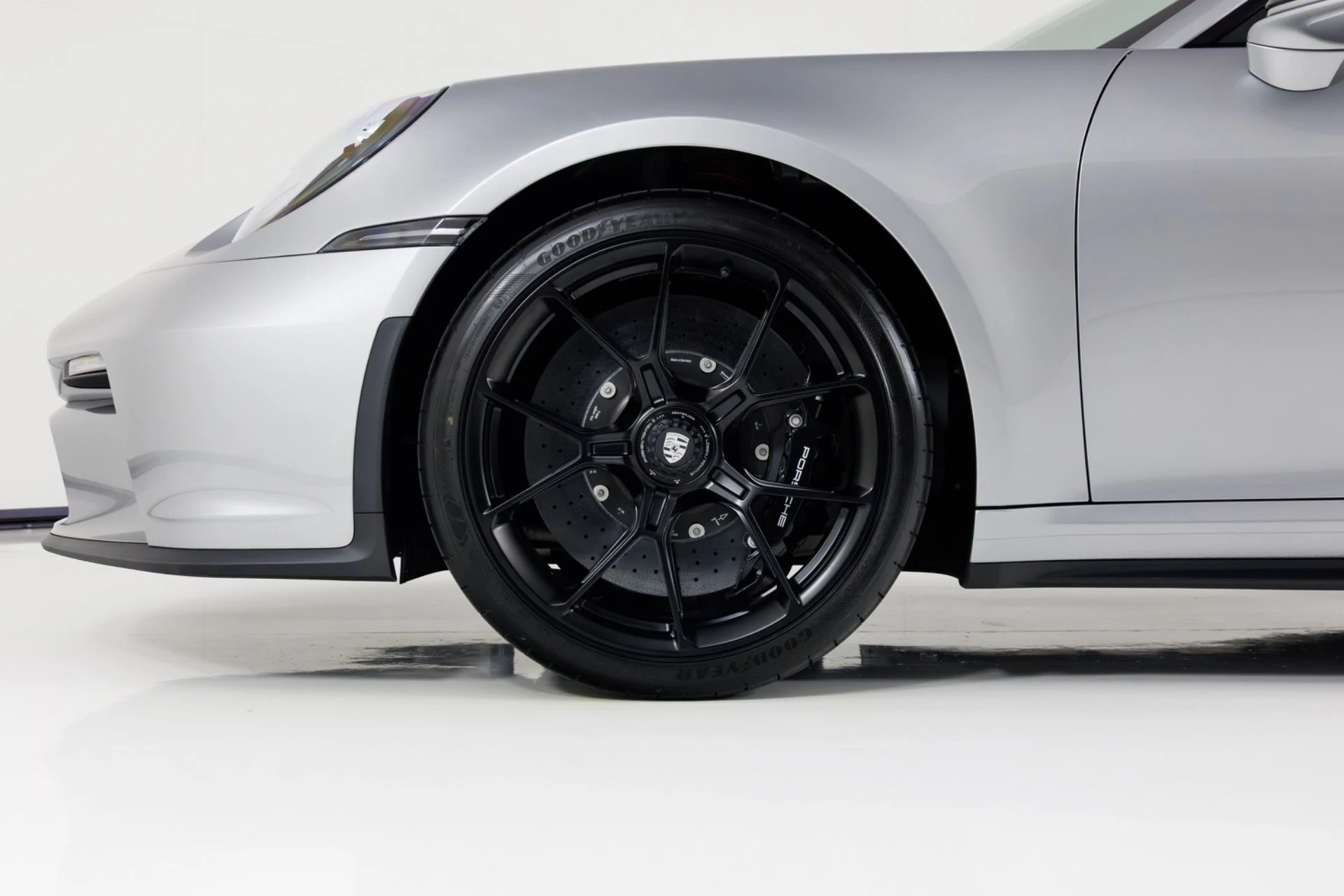 mph009_2334929105_Used_2022_Porsche_911_GT_3_Touring_1772748833_60b7bb0cfe