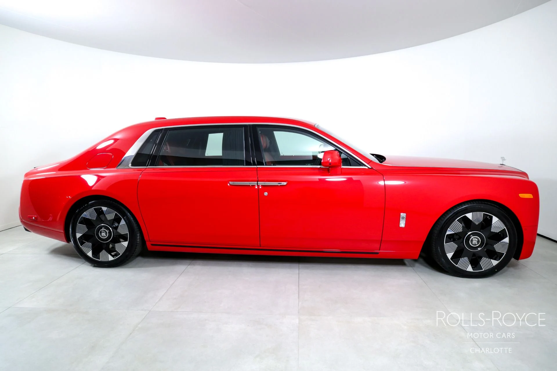 mph009_2336824729_Used_2024_Rolls_Royce_Phantom_EWB_1745331546_b424f1acfd