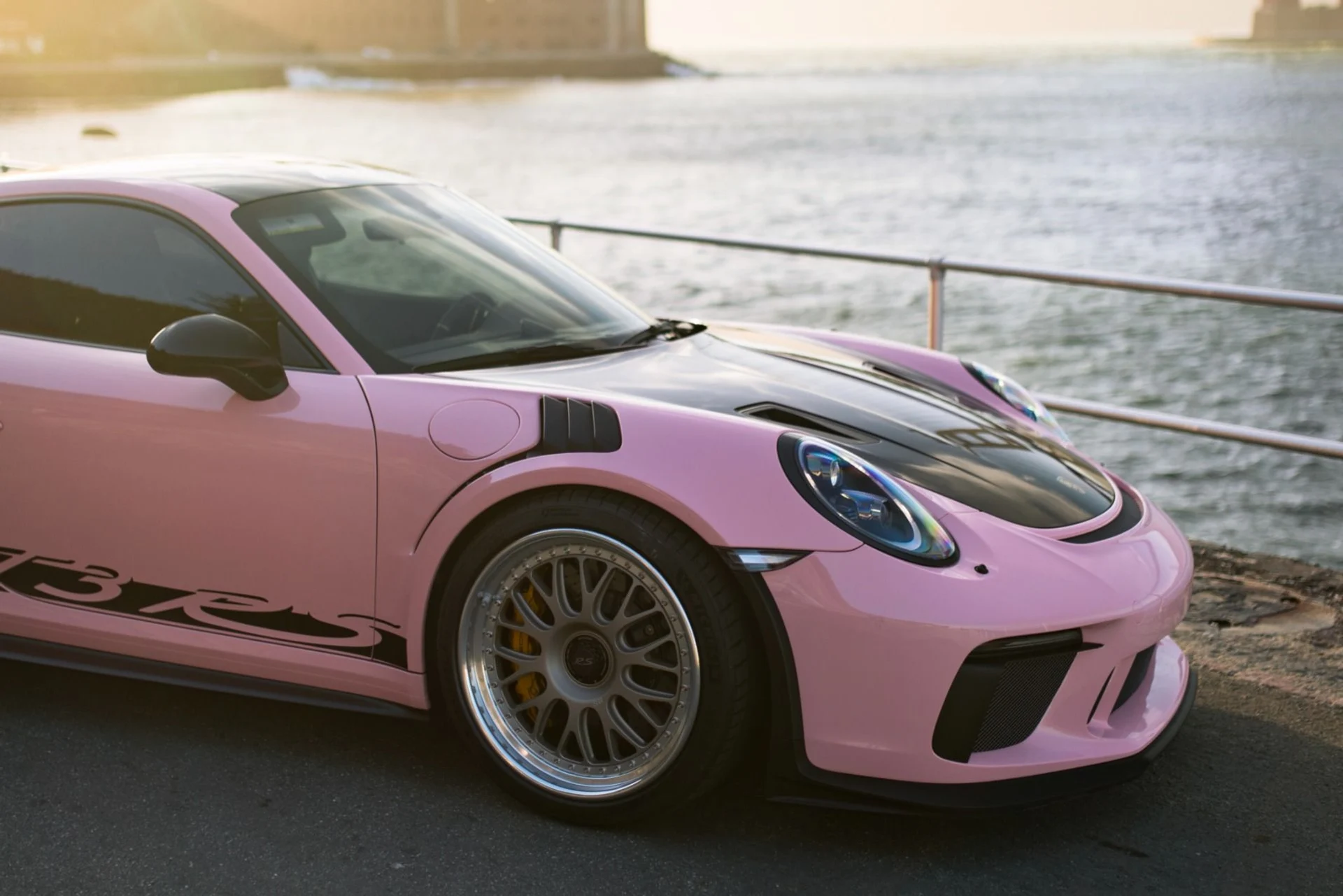 mph009_234234121_Used_2019_Porsche_911_GT_3_RS_1758240937_65d1ccdb01