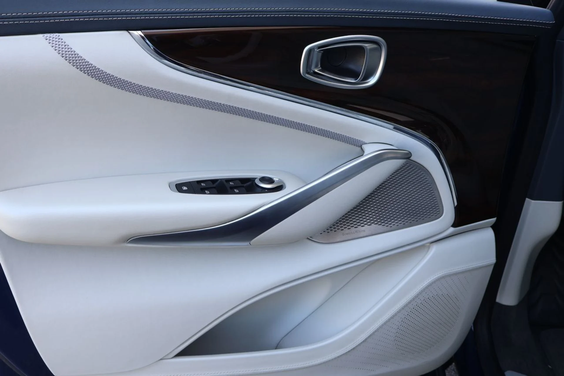 mph009_235541817_10_ffcf616b24