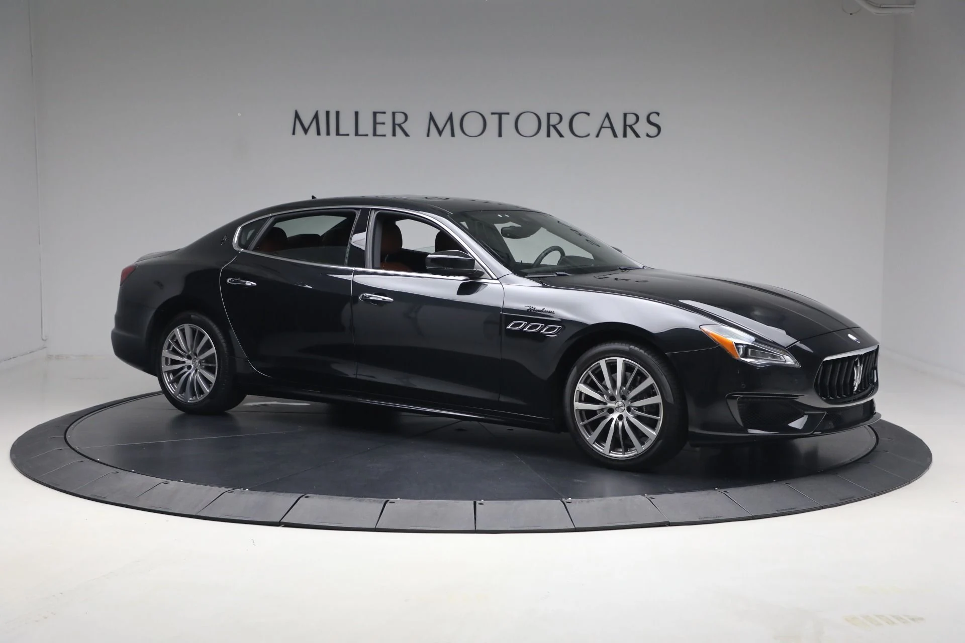 mph009_2361680779_Used_2022_Maserati_Quattroporte_Modena_Q4_1780514409_3ee86c9887