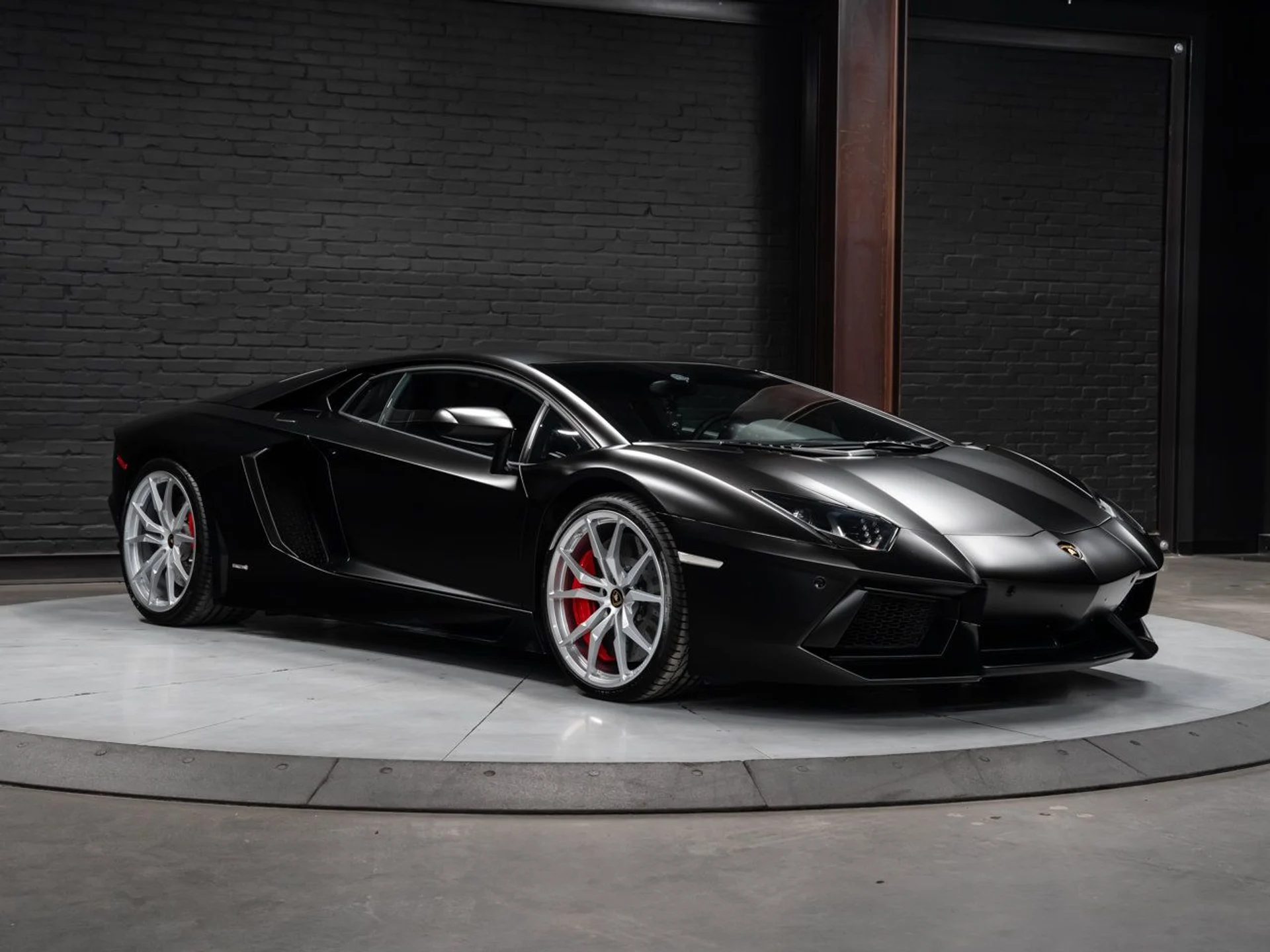 mph009_2362939694_lamborghini_aventador_2017_234b2ab1a6