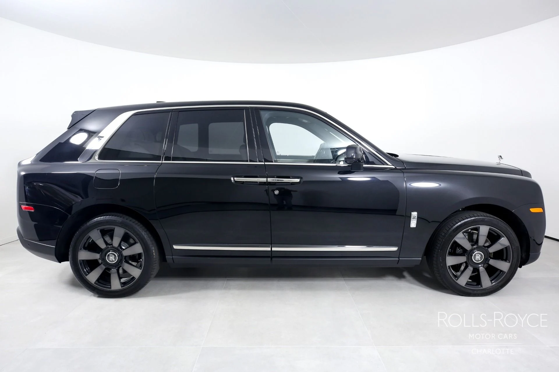 mph009_237043533_Used_2023_Rolls_Royce_Cullinan_1694817003_f27a2f60a8