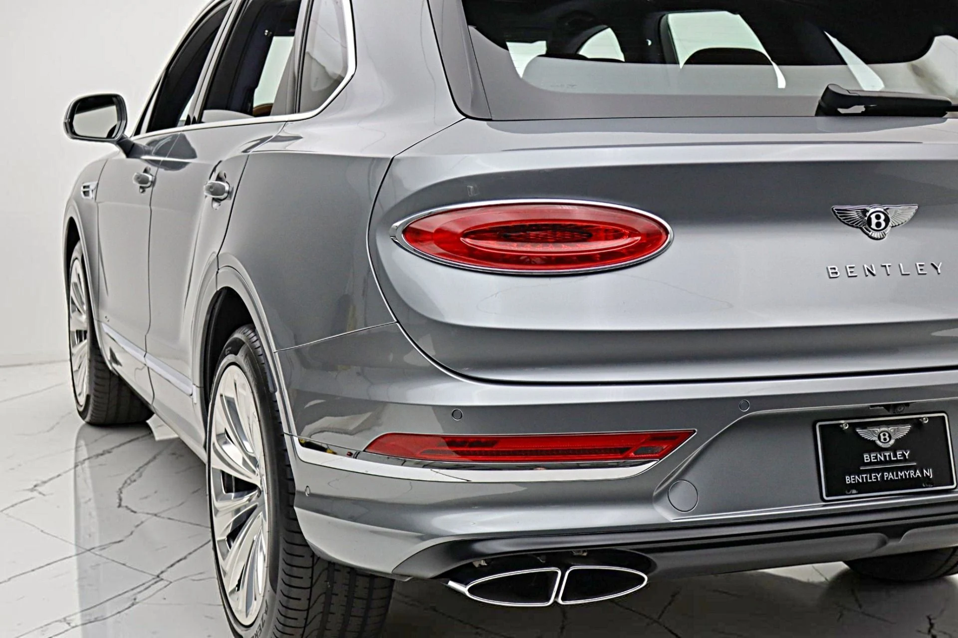 mph009_2371895869_Used_2025_Bentley_Bentayga_Azure_V8_LEASE_OPTIONS_AVAILABLE_af95a67ec1