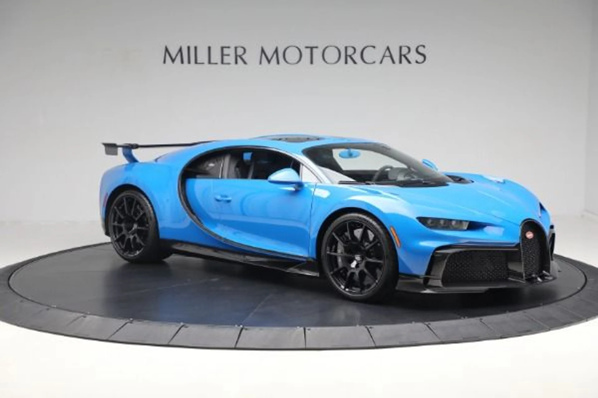 mph009_2372520932_Used_2021_Bugatti_Chiron_Pur_Sport_83bf16a78f