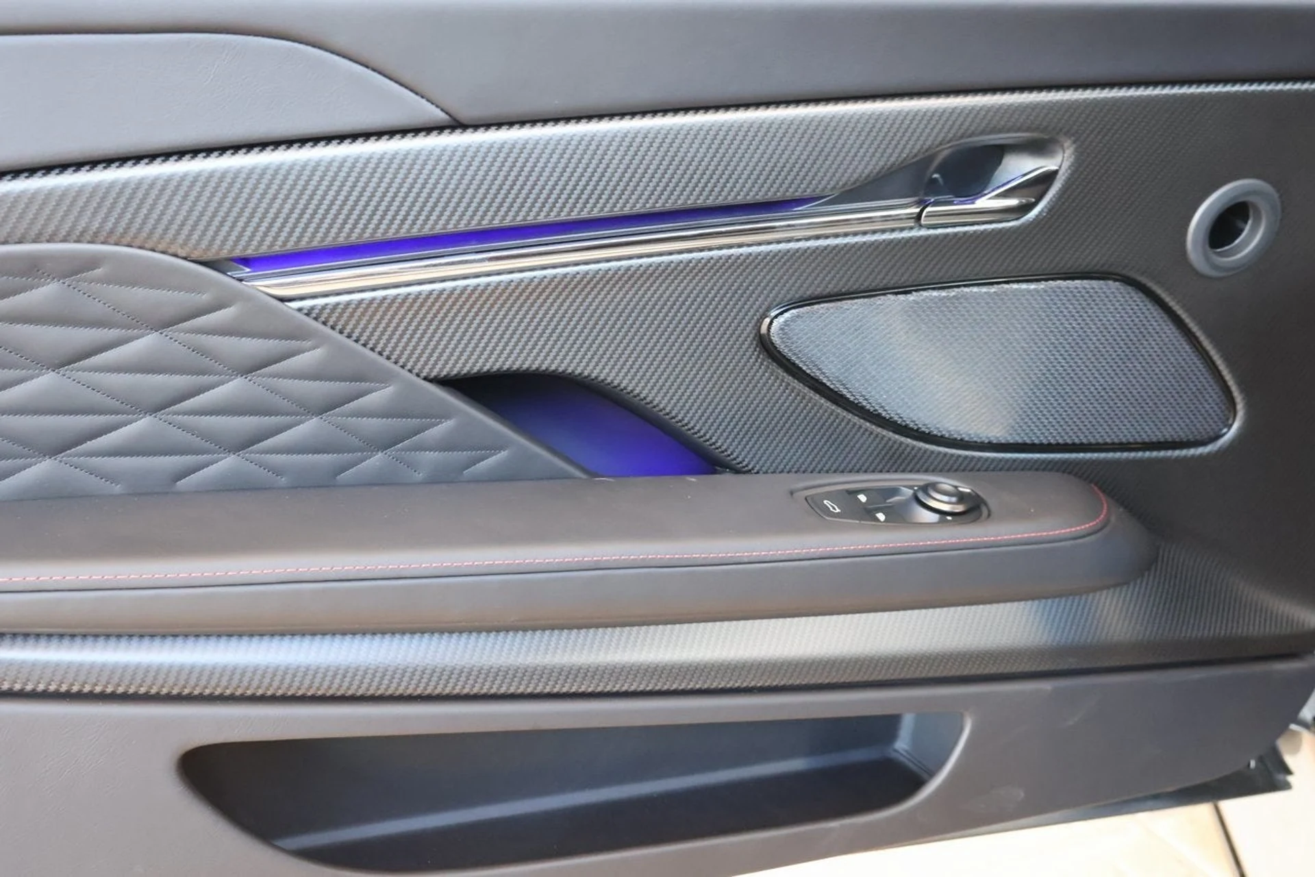 mph009_2376923777_10_e2dc734a39