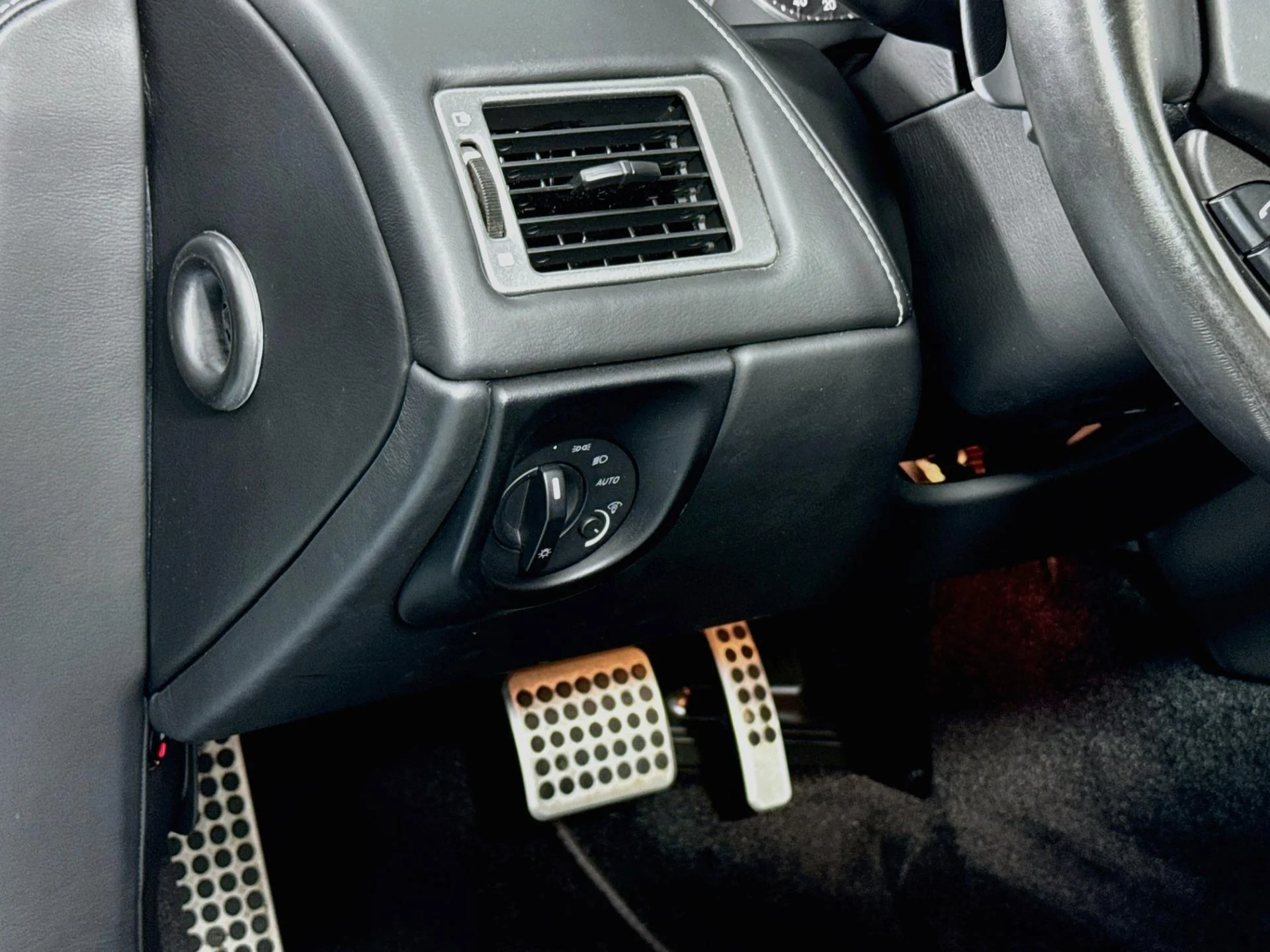 mph009_2380440104_Used_2014_Aston_Martin_DB_9_1791837286_b535290532