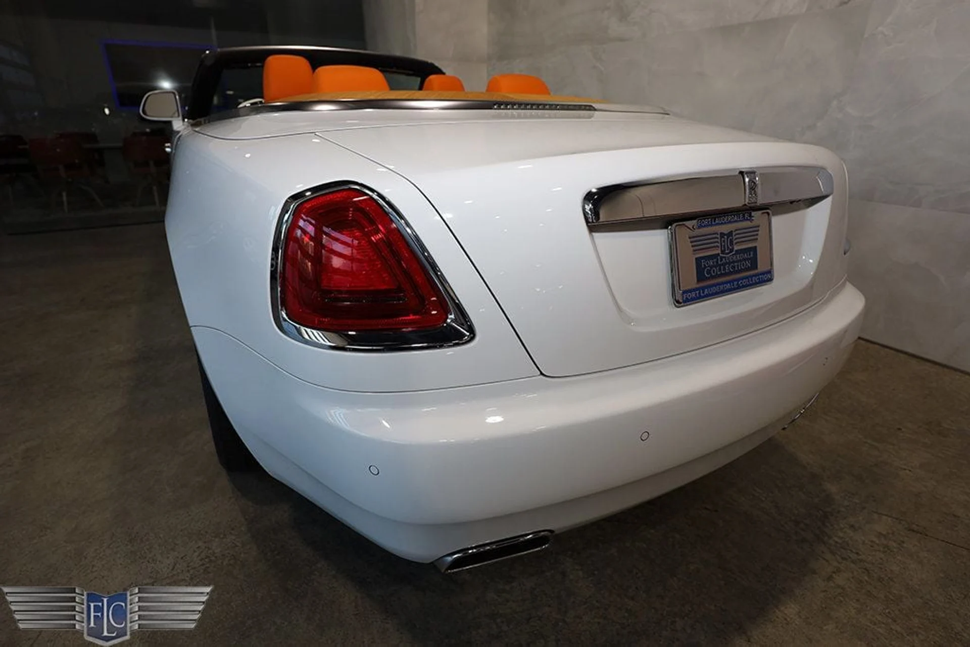 mph009_2386953149_used_2017_rolls_royce_dawn_convertible_9689_23041760_10_1024_9190319cd9