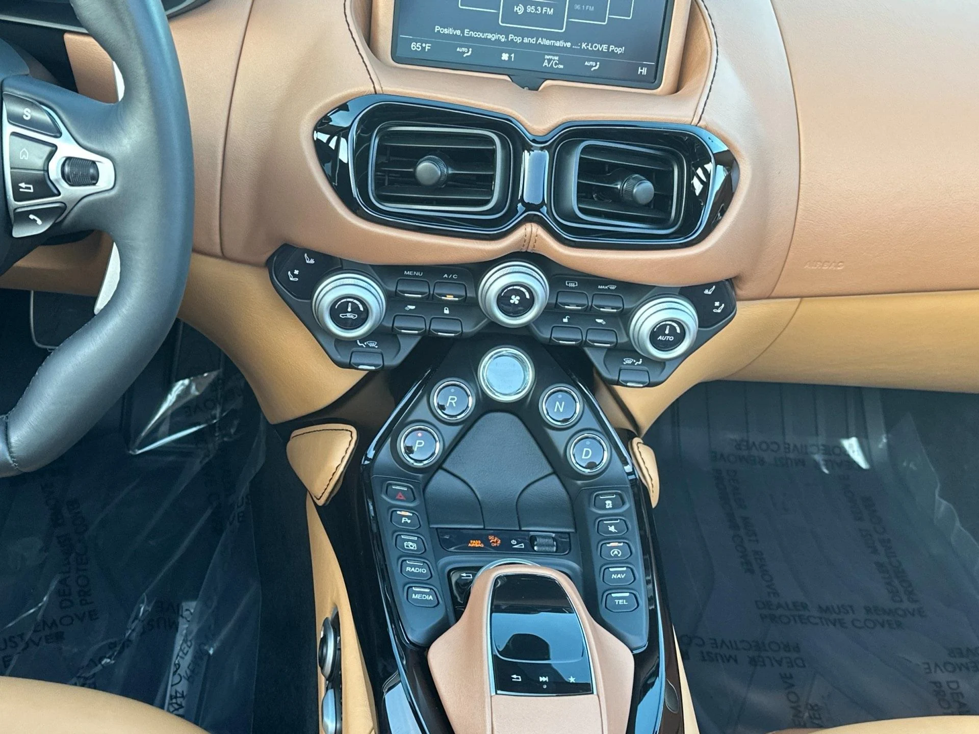 mph009_2398611988_Used_2021_Aston_Martin_Vantage_1764949774_531ef64311