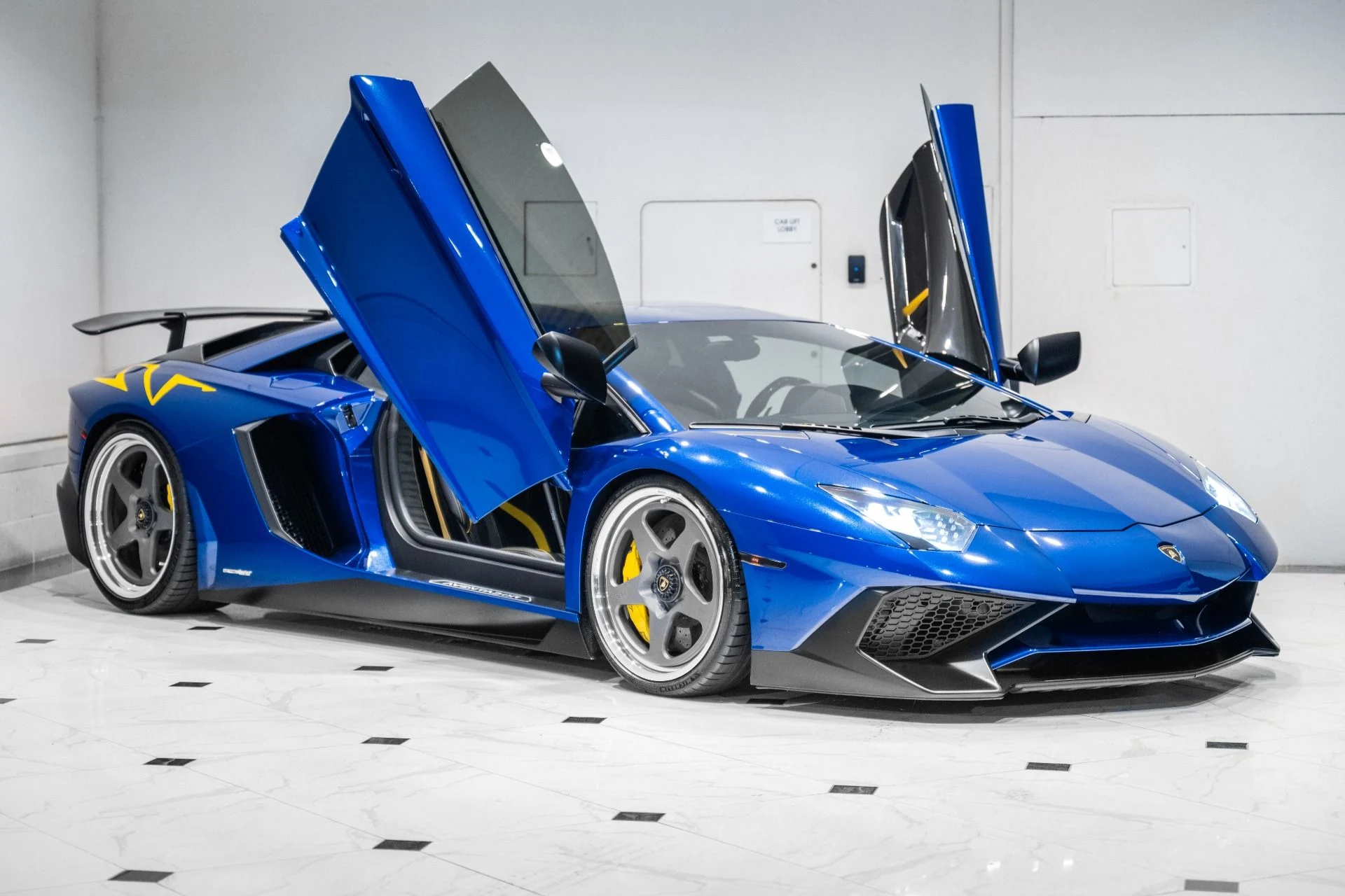 mph009_2399120026_Used_2016_Lamborghini_Aventador_LP_750_4_SV_Coupe_1783114458_7ee5716f9d