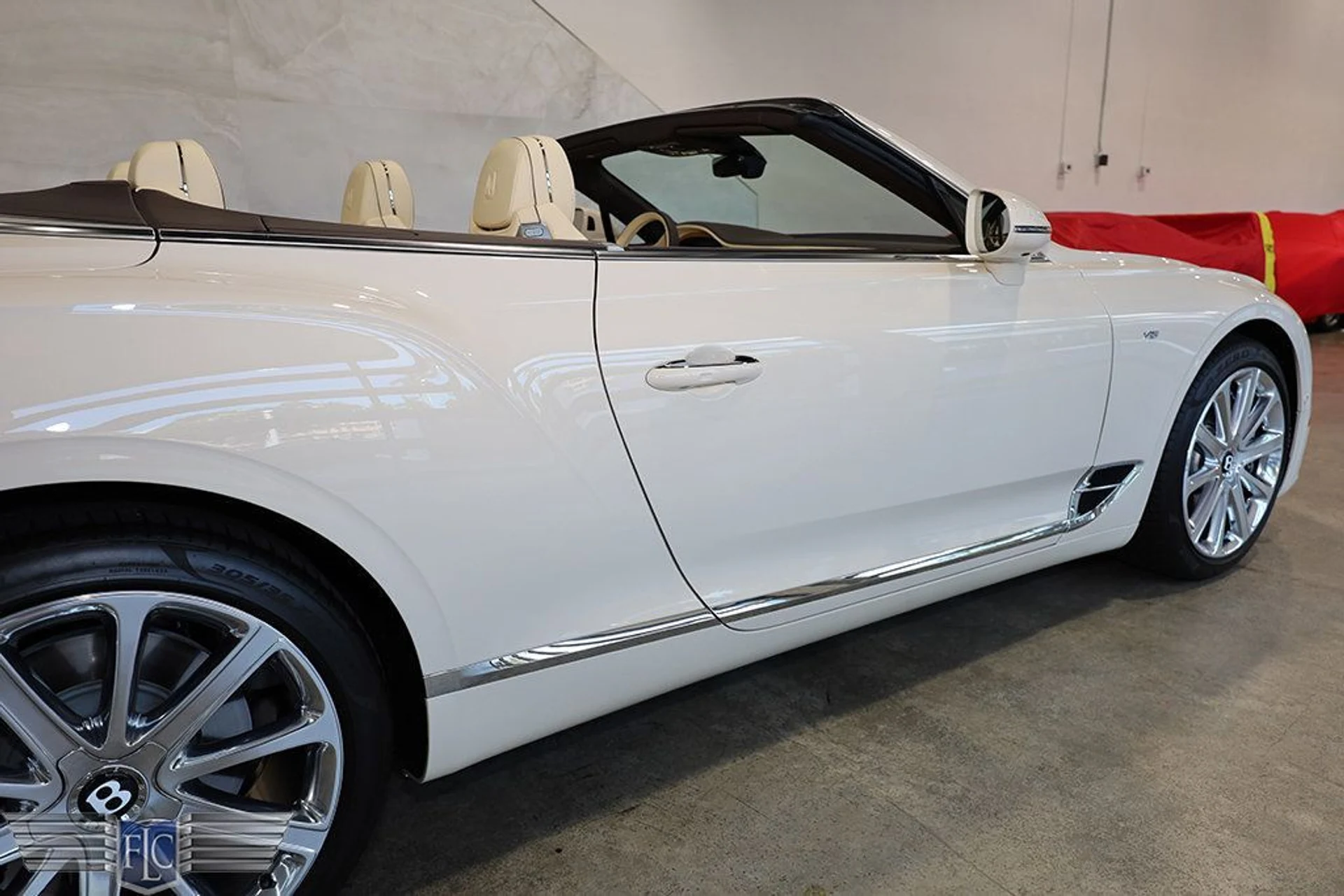 mph009_2404154074_used_2022_bentley_continental_gtcv8convertible_9689_23023913_10_1024_3fa422b03b