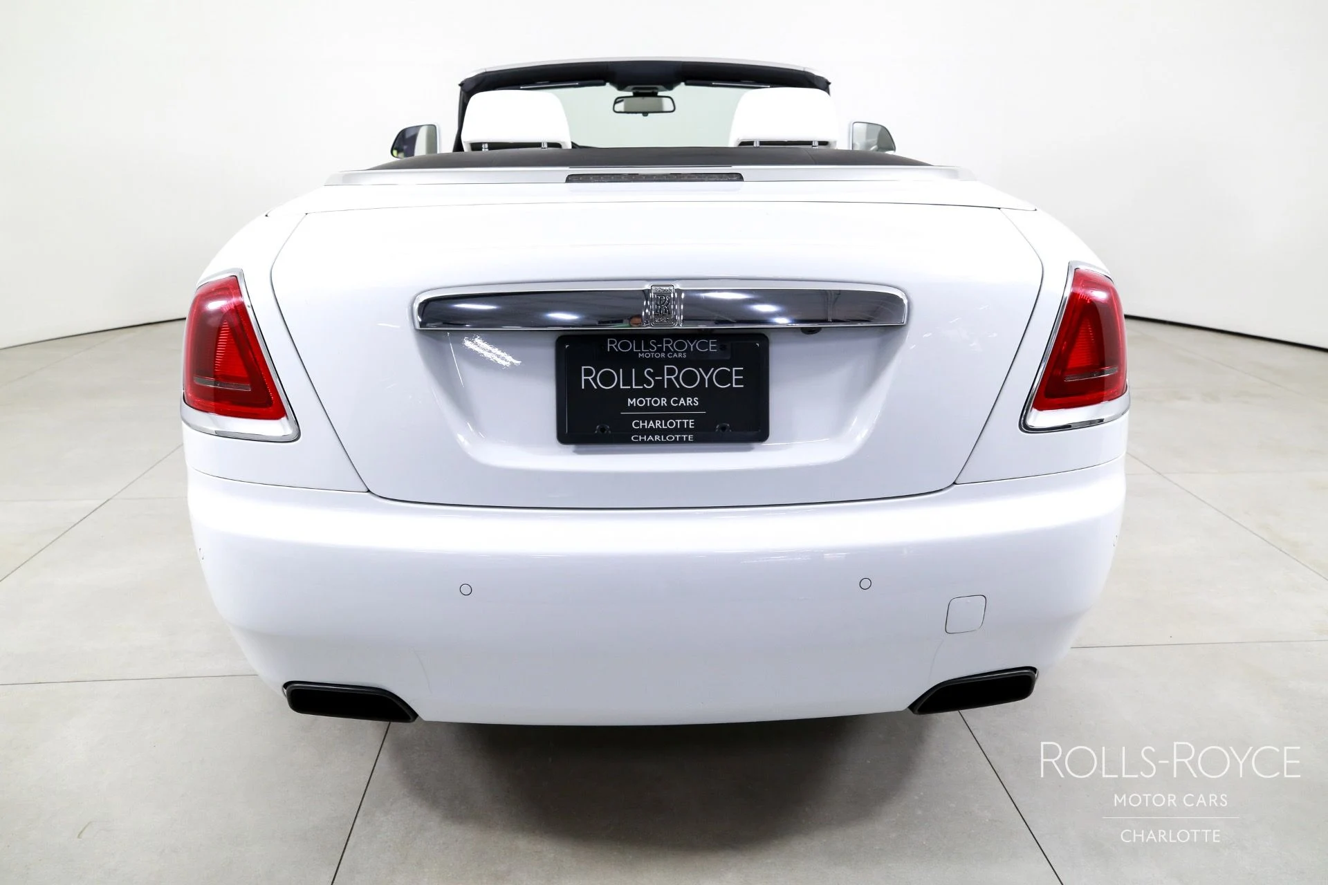 mph009_2405103676_Used_2019_Rolls_Royce_Dawn_1750192596_eaf8e8213e