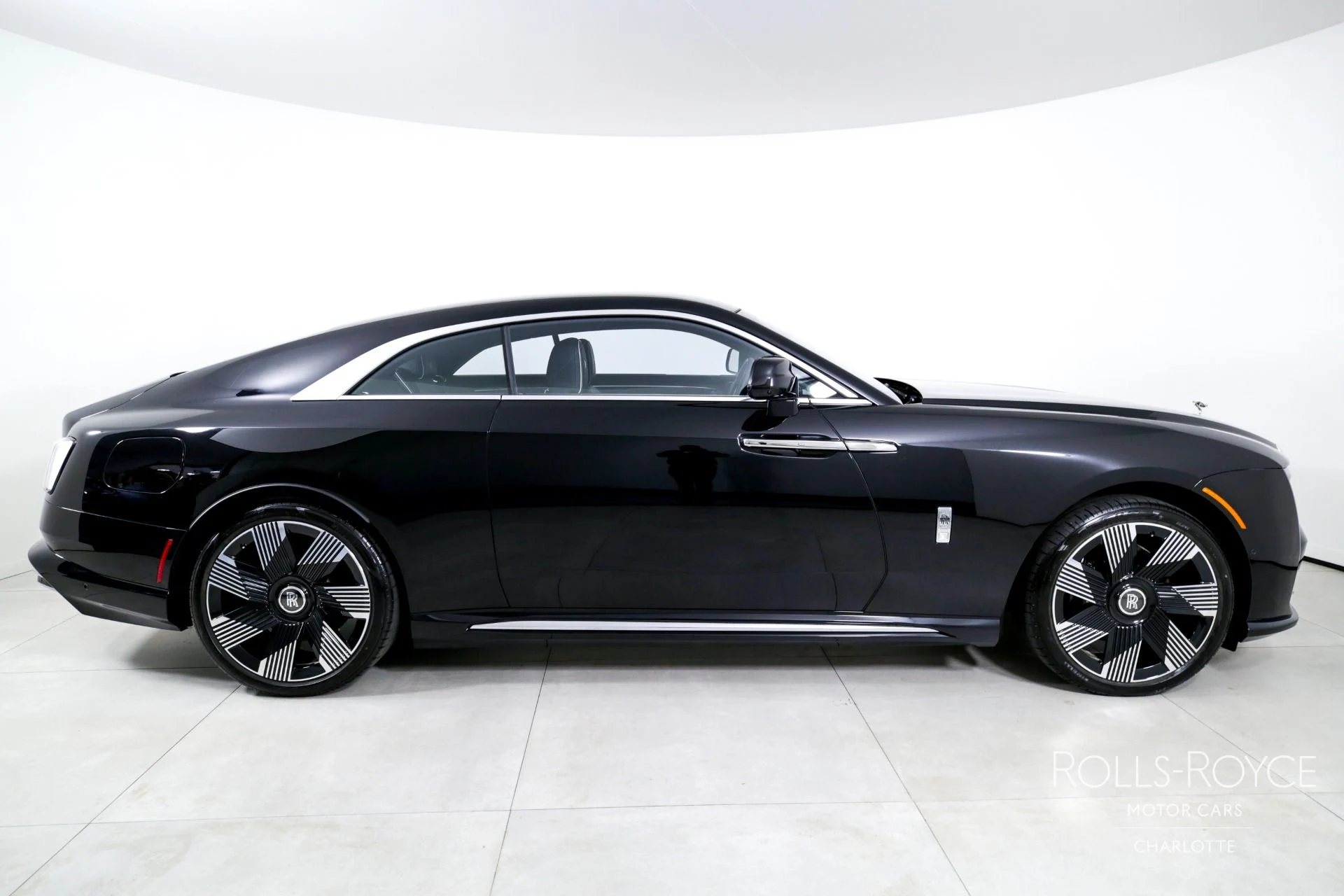 mph009_2406065916_Used_2024_Rolls_Royce_Spectre_1745445459_c3d0ac8a56