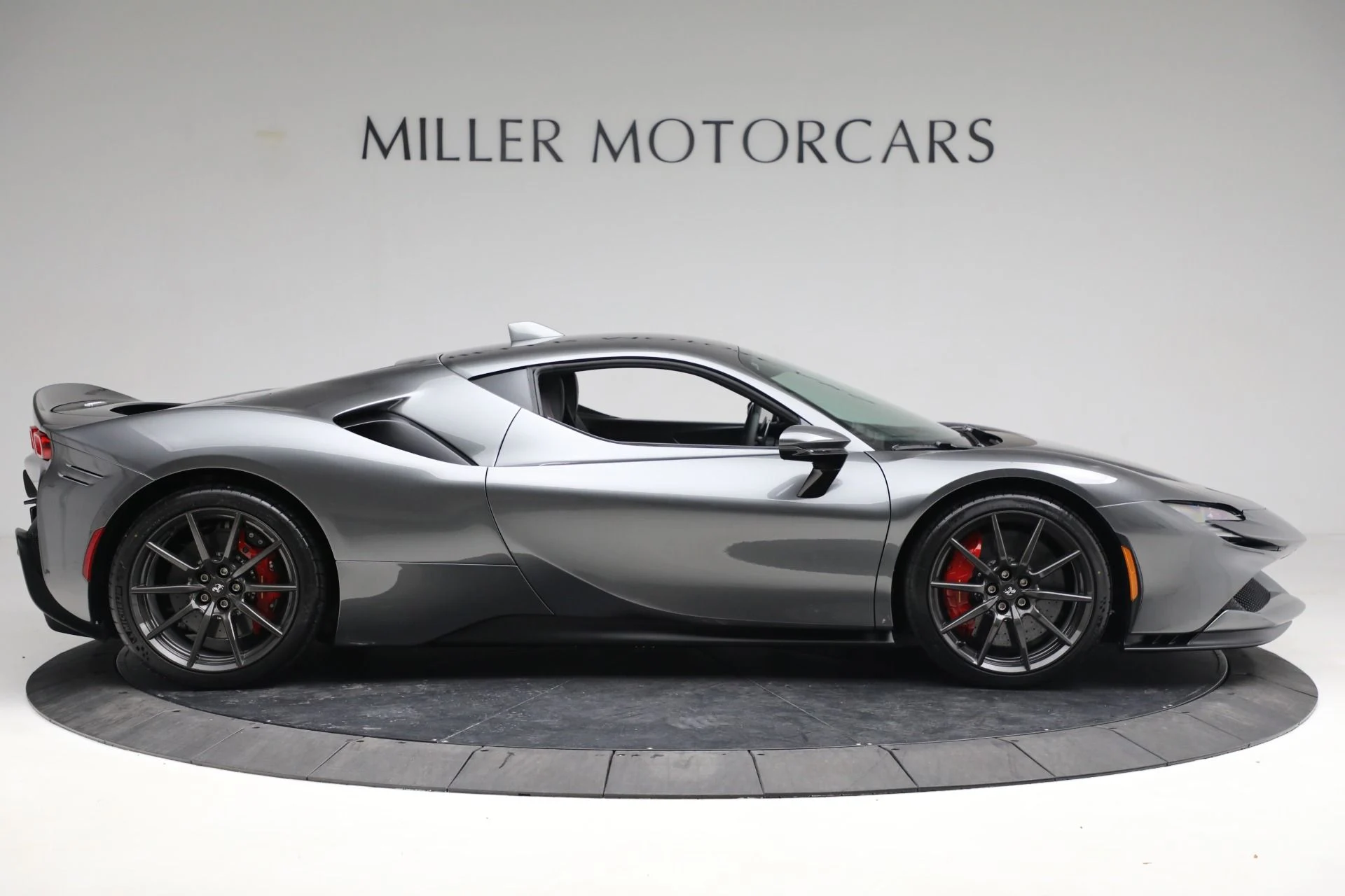 mph009_2411267695_Used_2022_Ferrari_SF_90_Stradale_d7976b1b20