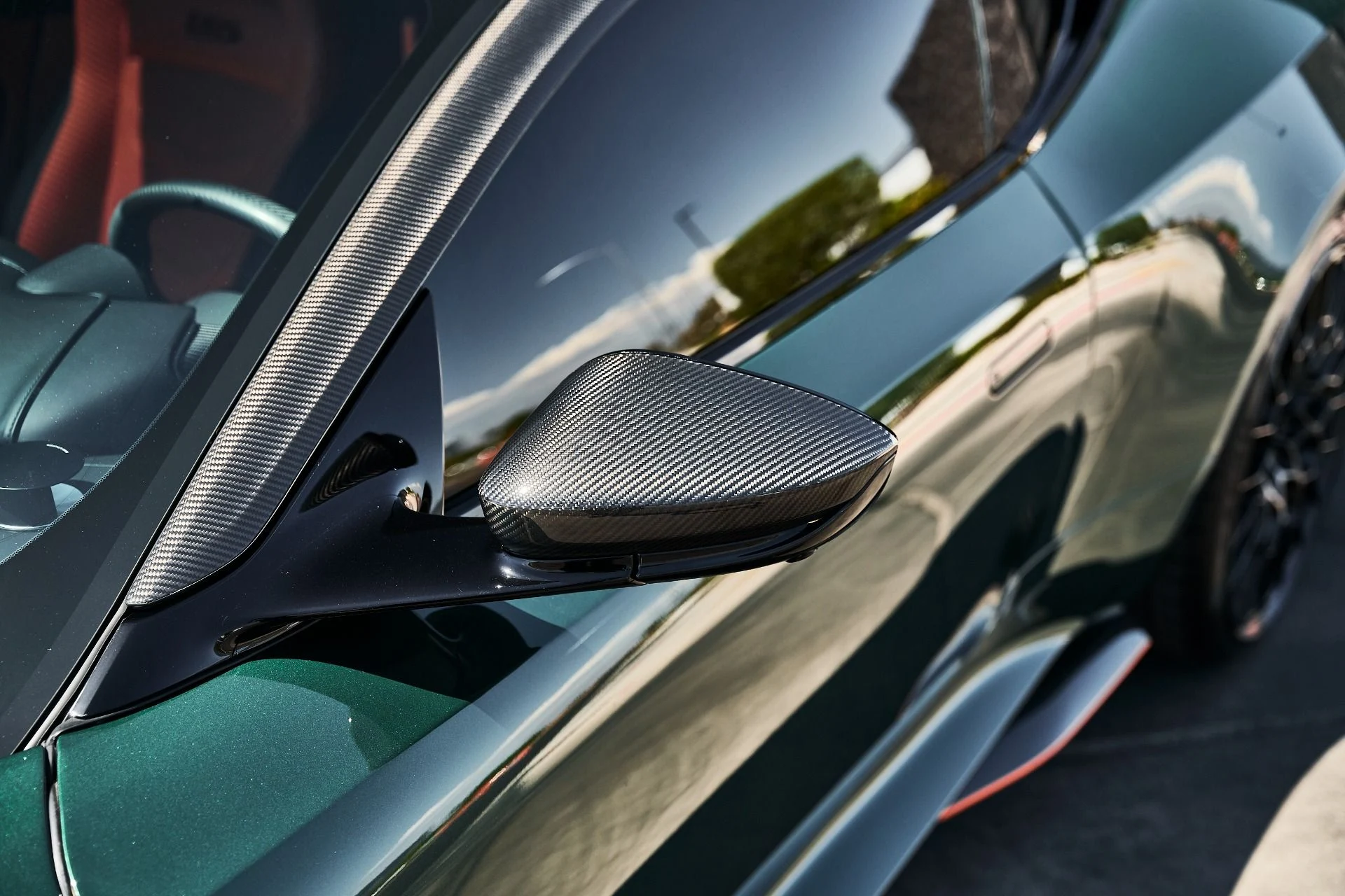 mph009_2415569924_Used_2023_Aston_Martin_DBS_Ultimate_1787789326_237cb06a9a