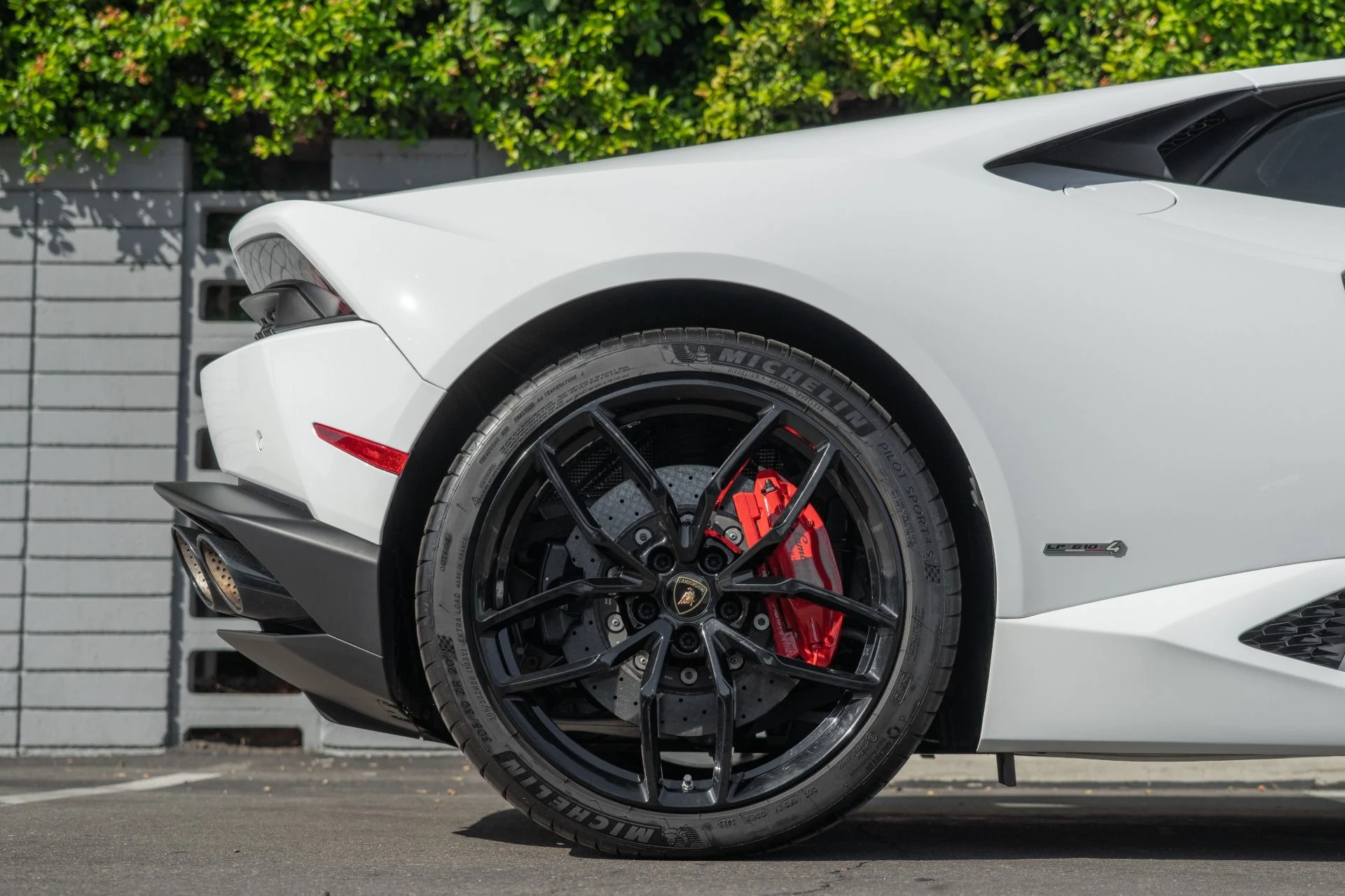 mph009_2421586290_Used_2015_Lamborghini_Huracan_LP_610_4_1761343879_59c81dfcfb