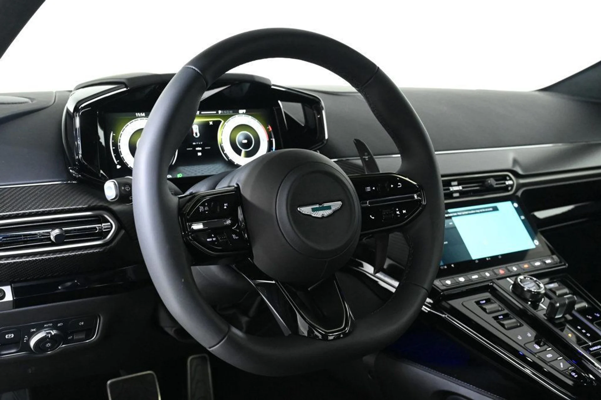 mph009_2424820300_new_2026_aston_martin_vantage_coupe_11350_22934413_10_1024_8b58740adc