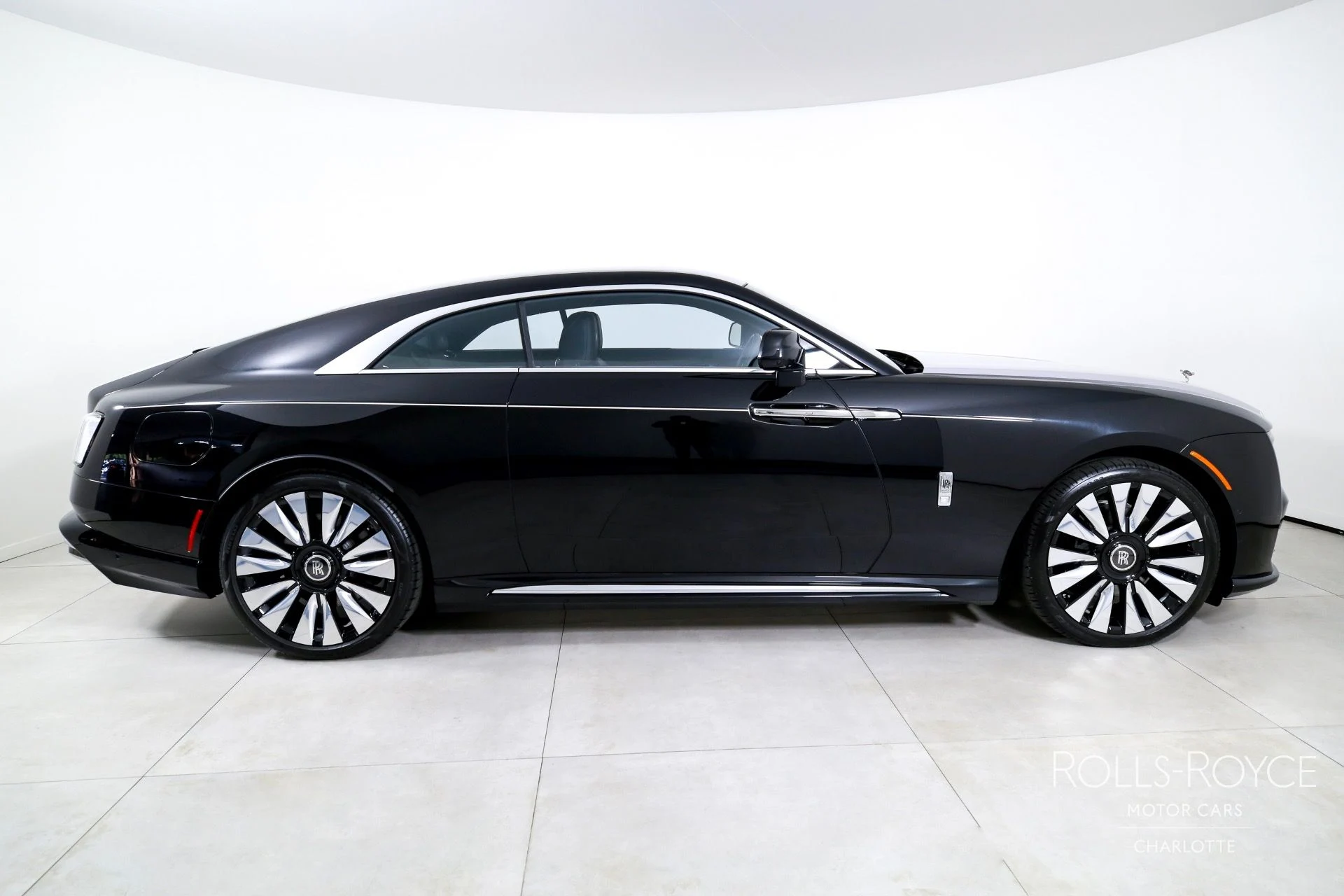 mph009_2434929179_Used_2025_Rolls_Royce_Spectre_1757533458_89a978533a